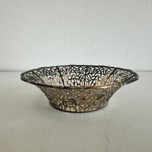CT021 DISTRESSED PIERCED METAL CANDY DISH