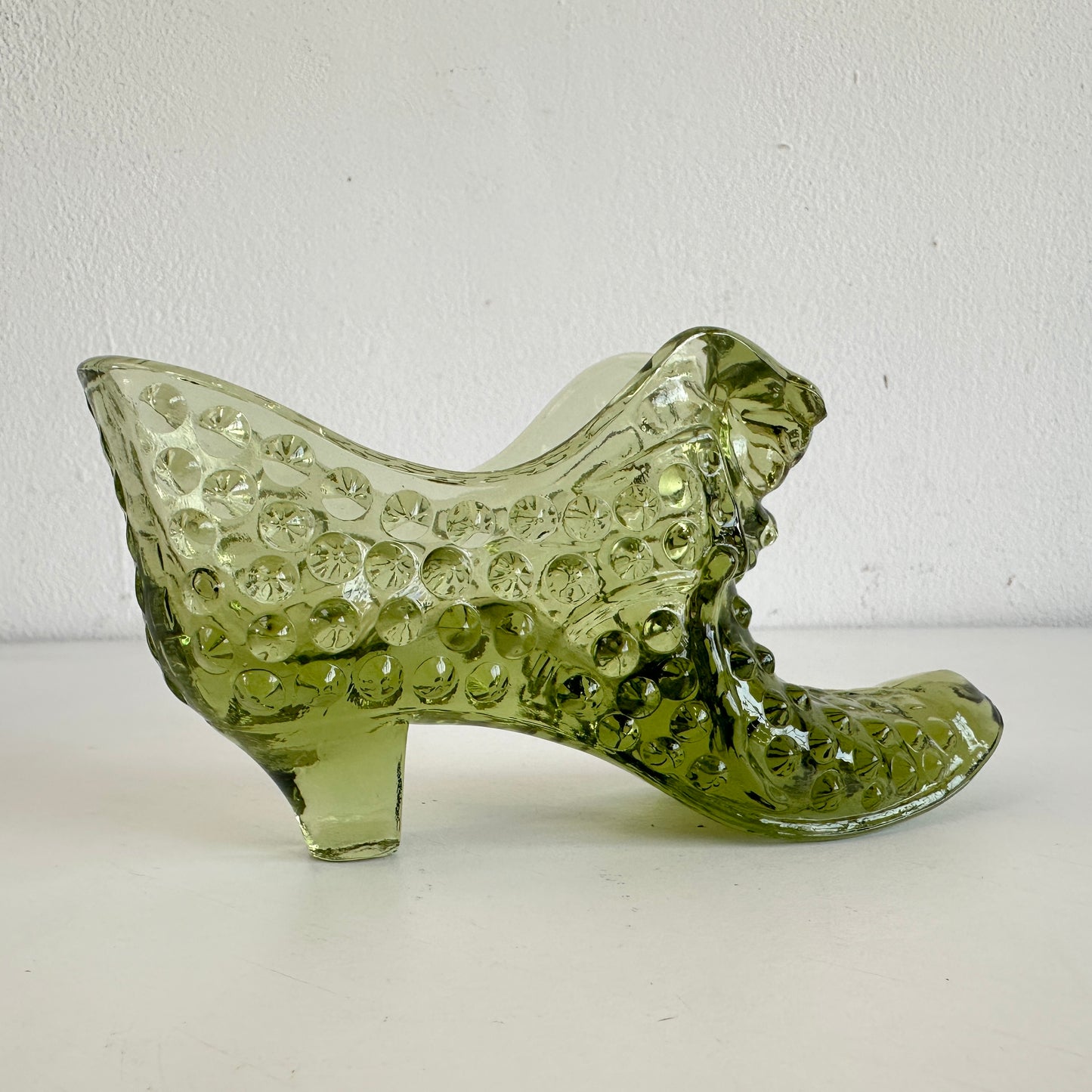 CT026 GREEN GLASS HOBNAIL SHOE DISH