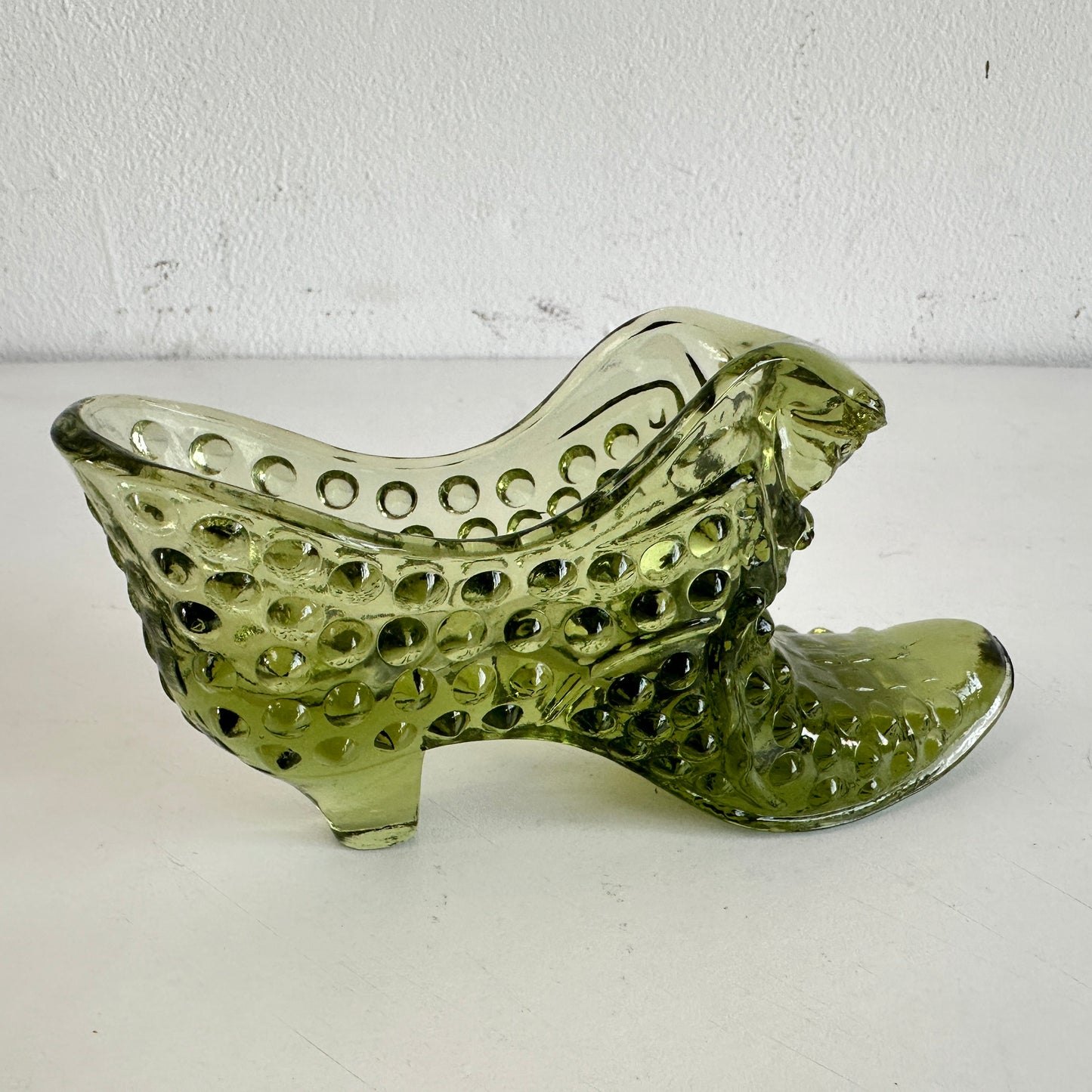 CT026 GREEN GLASS HOBNAIL SHOE DISH