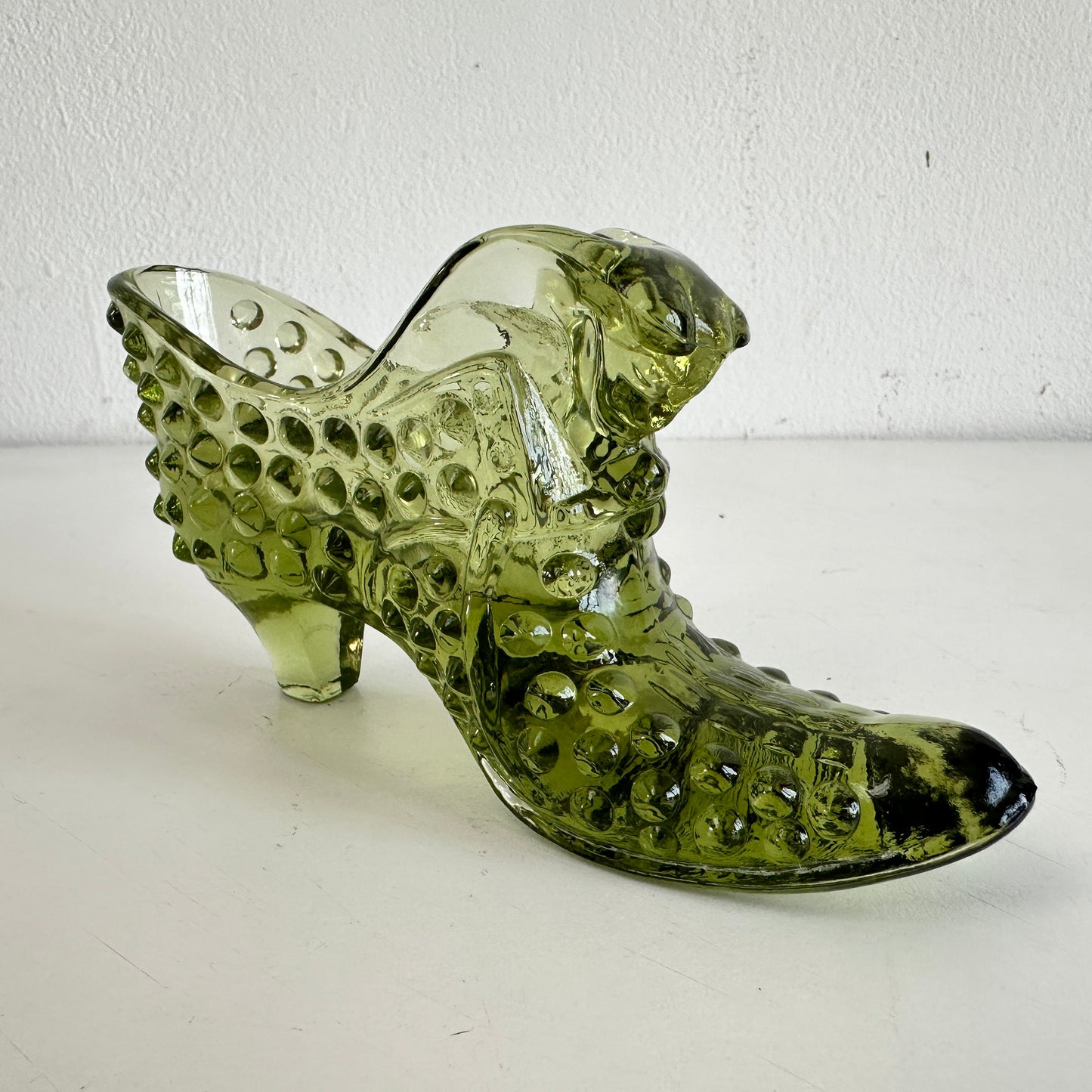 CT026 GREEN GLASS HOBNAIL SHOE DISH
