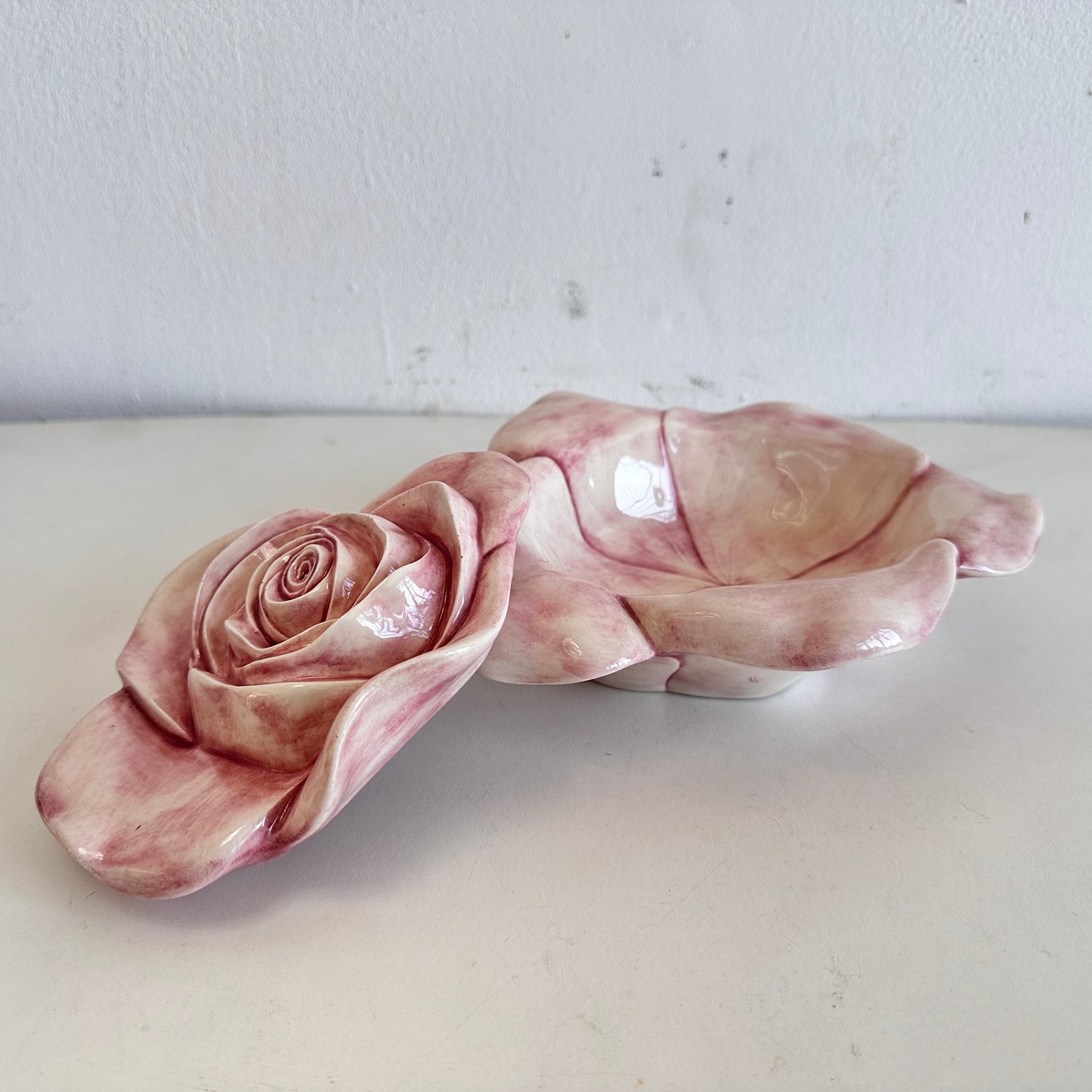 CT030 GLAZED ROSE TRINKET DISH