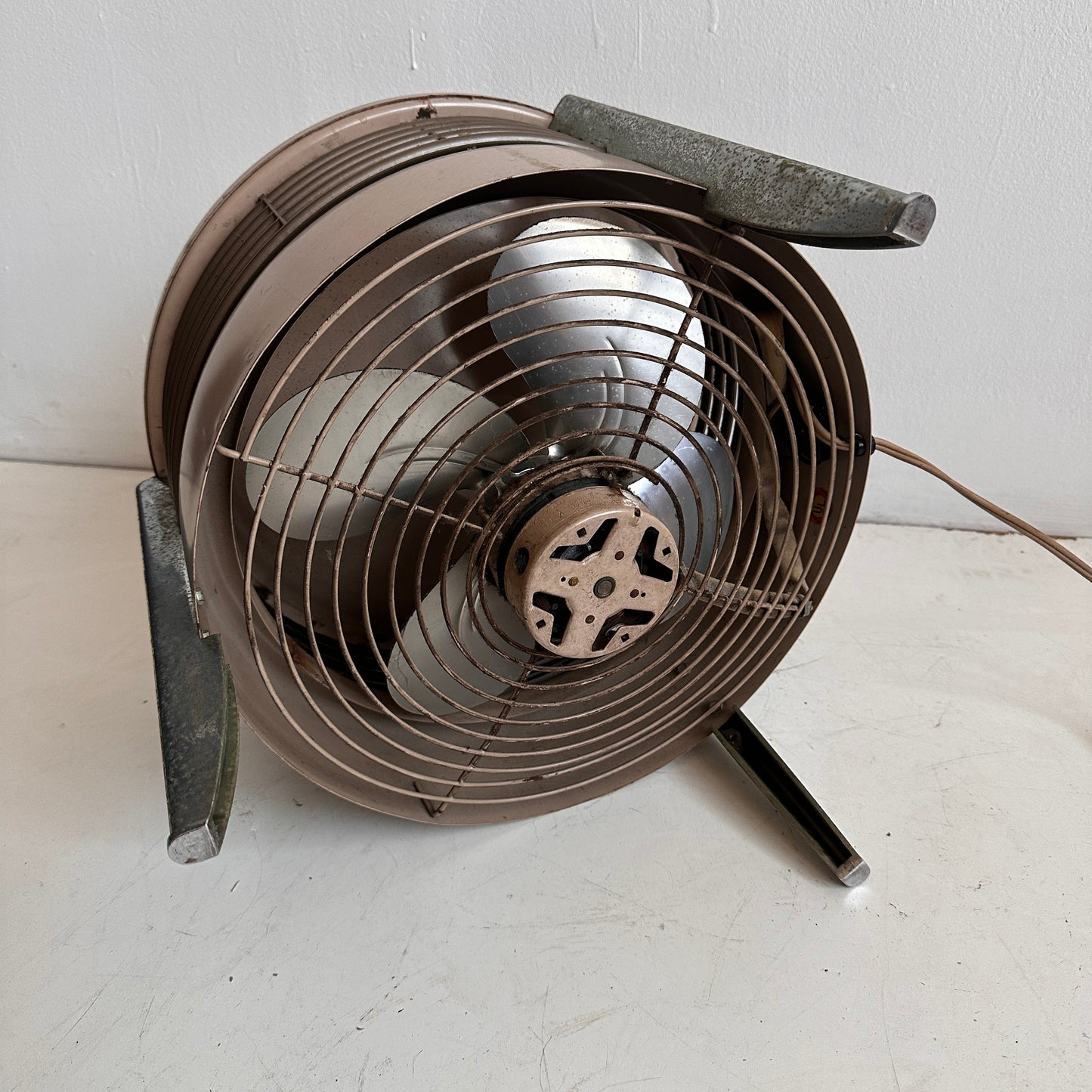 EL001 MID-CENTURY METAL FLOOR FAN