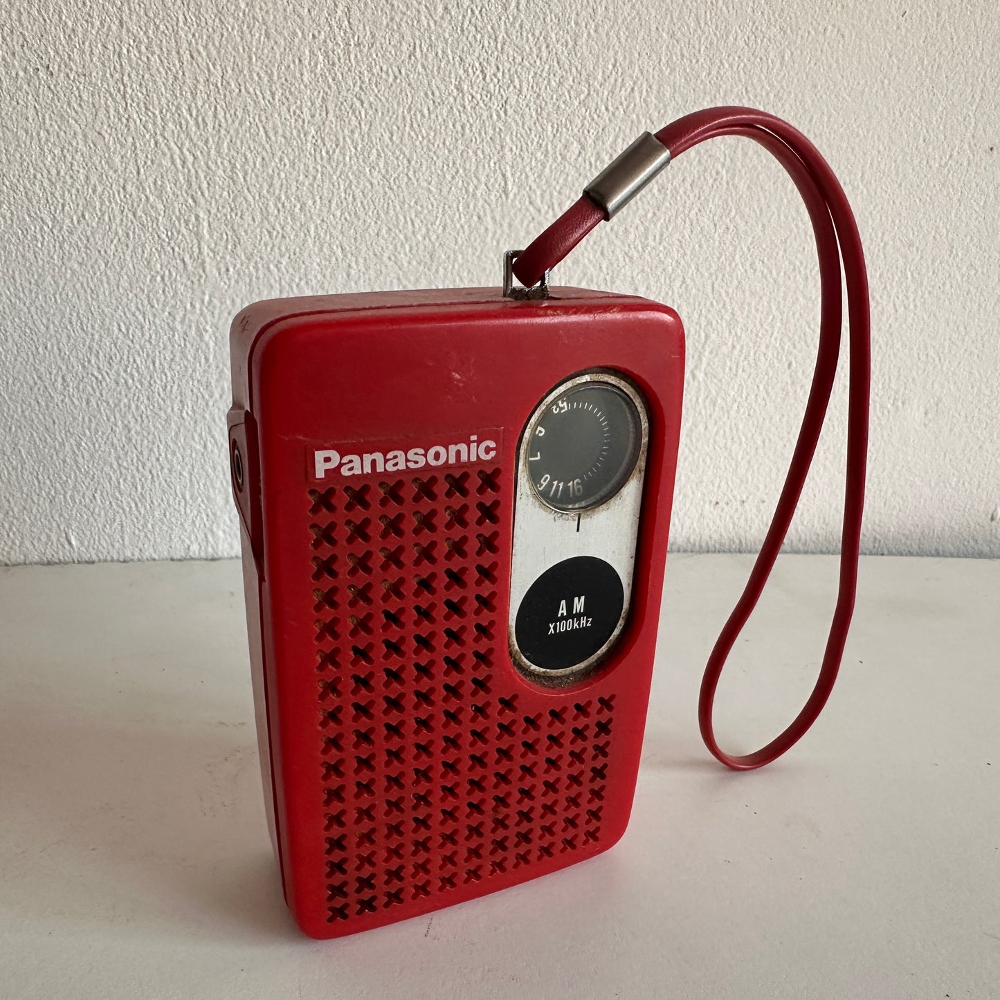 EL007 PANASONIC HANDHELD AM RADIO