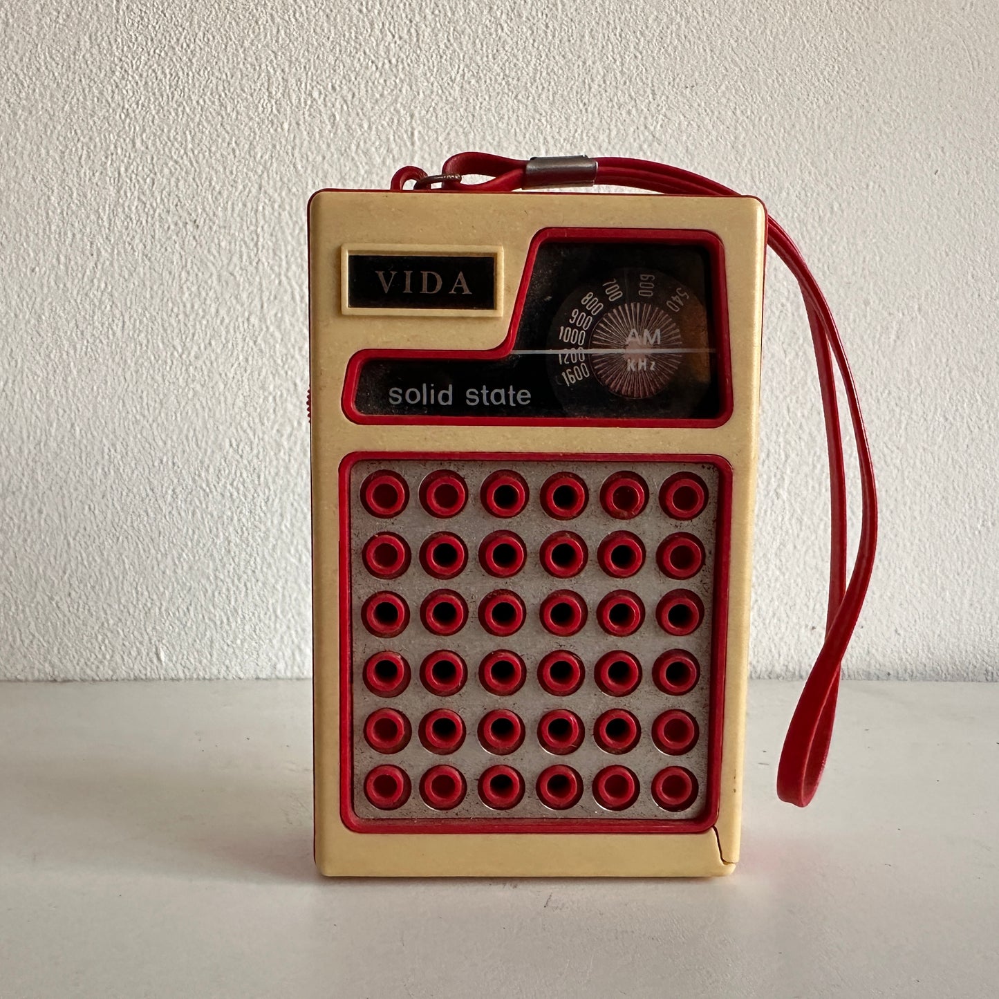 EL008 VIDA HANDHELD AM RADIO
