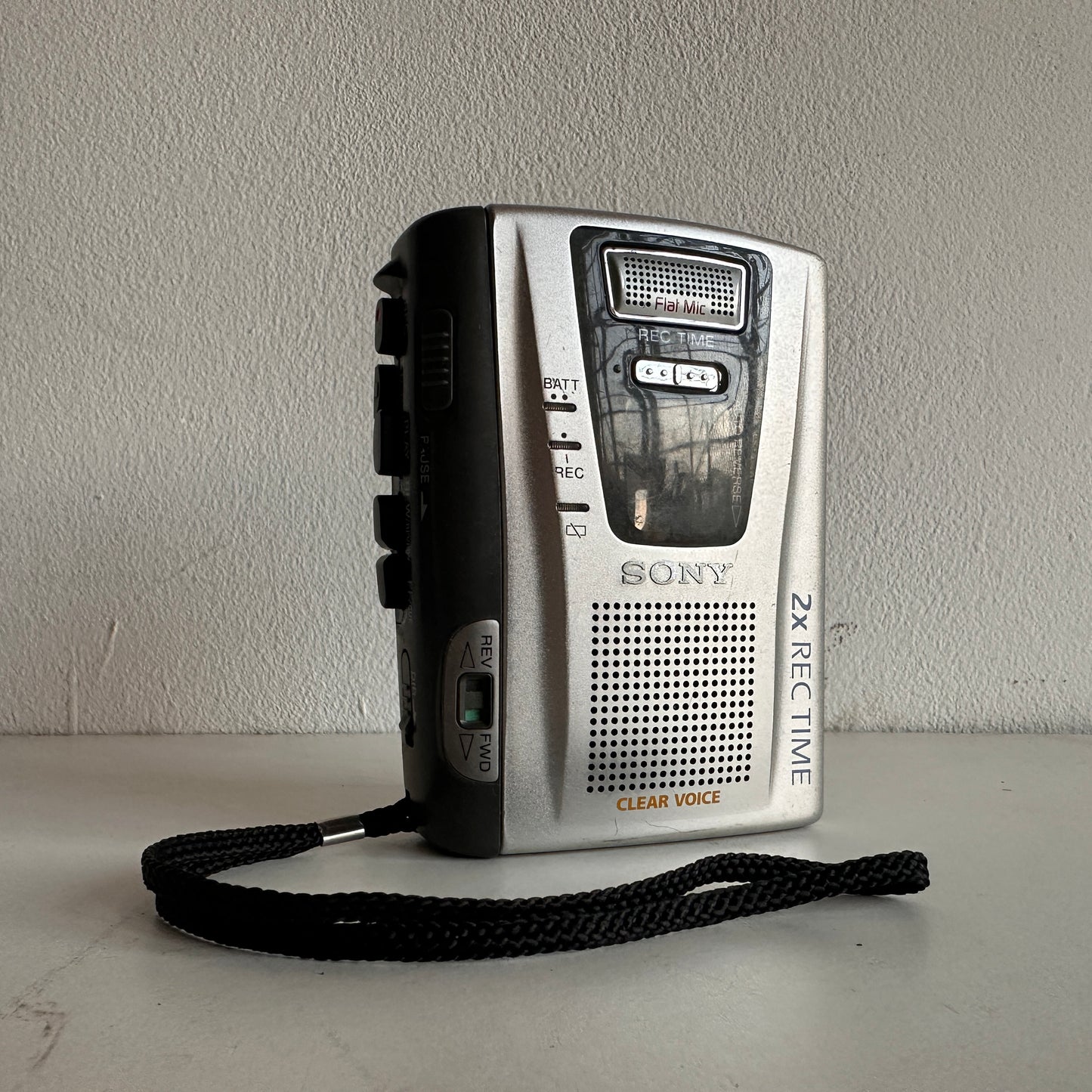 EL009 SONY WALKMAN CASSETTE PLAYER