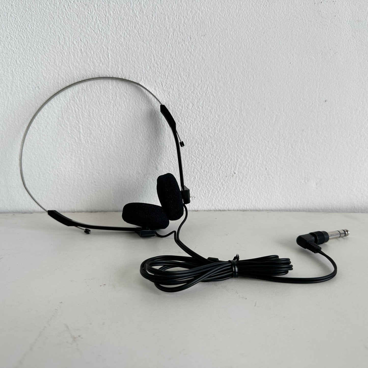 EL015 BLACK CORDED BASIC HEADPHONES