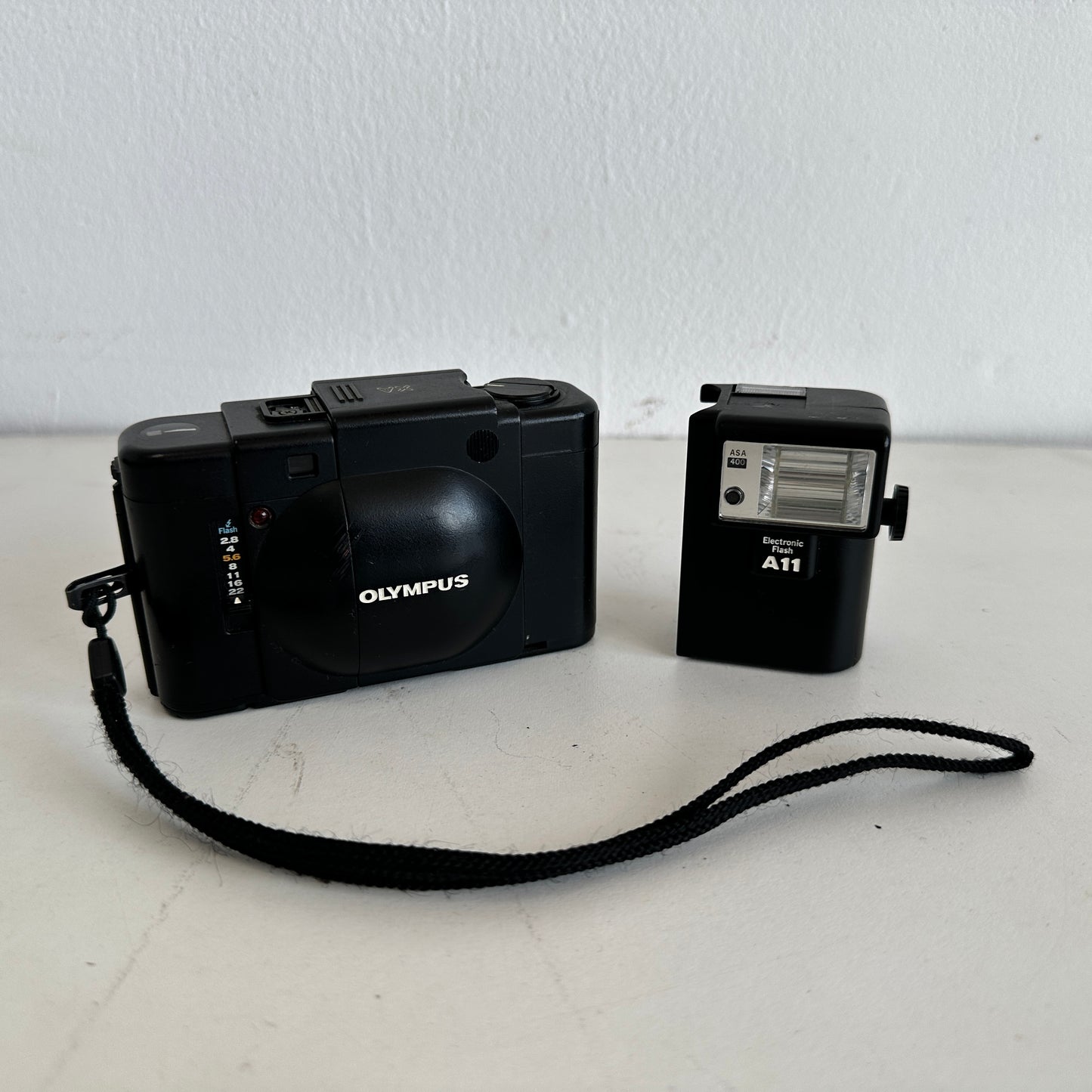 EL021 OLYMPUS XA POINT AND SHOOT RANGEFINDER WITH DETACHABLE FLASH