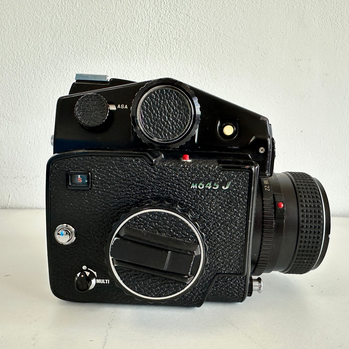 EL024 MAMIYA 645J MEDIUM FORMAT CAMERA WITH 2 LENSES