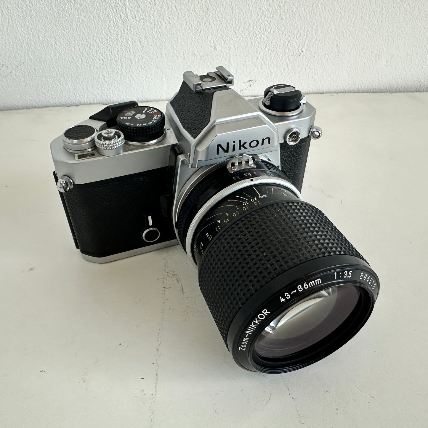 EL032 NIKON FM 35MM FILM CAMERA