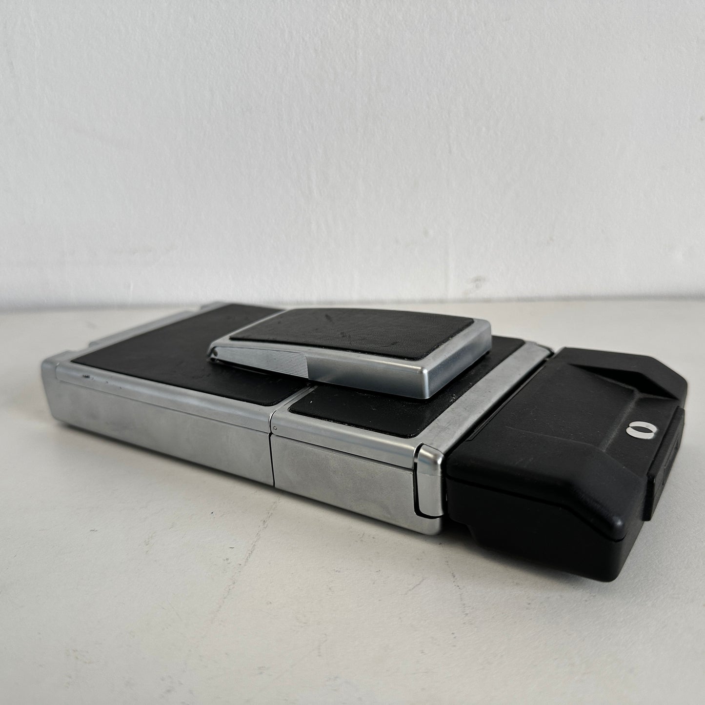 EL037 POLAROID SX70 LAND CAMERA