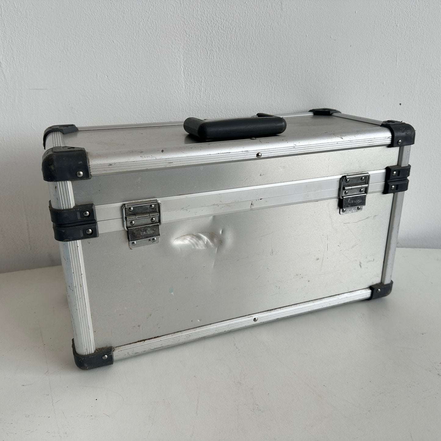 EL046 SONY SILVER HARD CASE