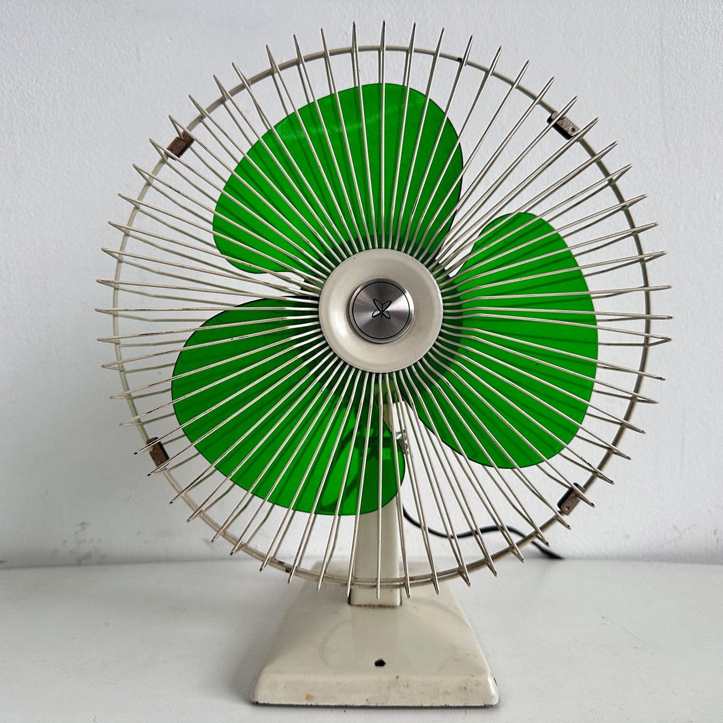 EL058 VINTAGE GREEN FAN