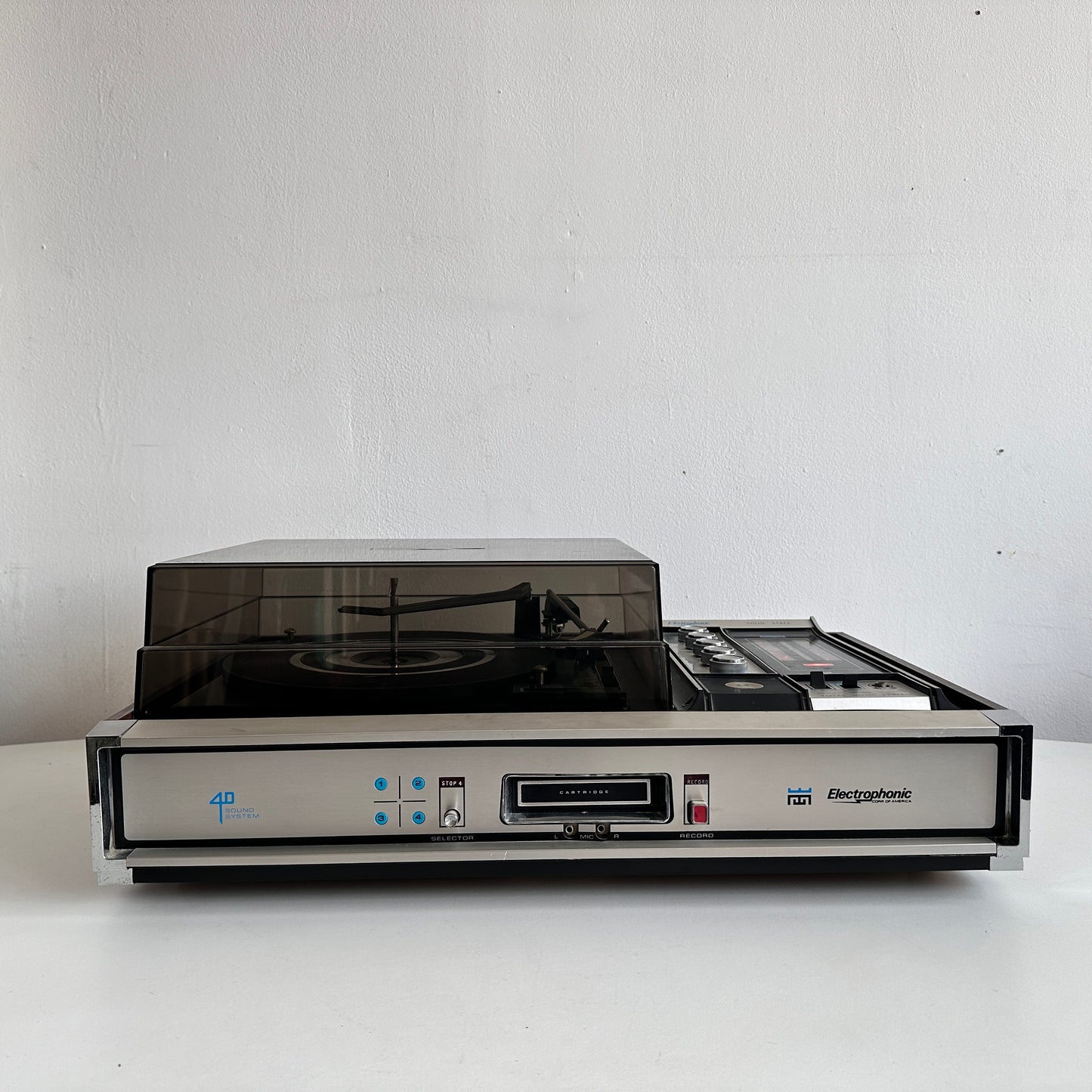 EL062 ELECTROPHONIC RECORD AND 8-TRACK PLAYER