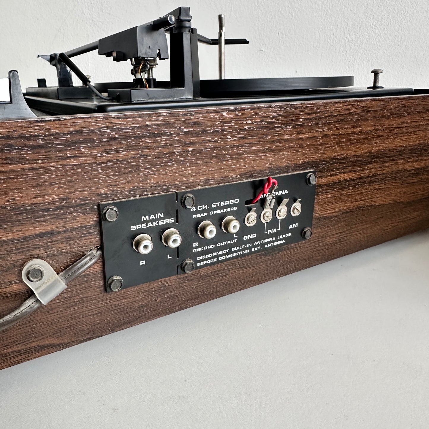 EL062 ELECTROPHONIC RECORD AND 8-TRACK PLAYER