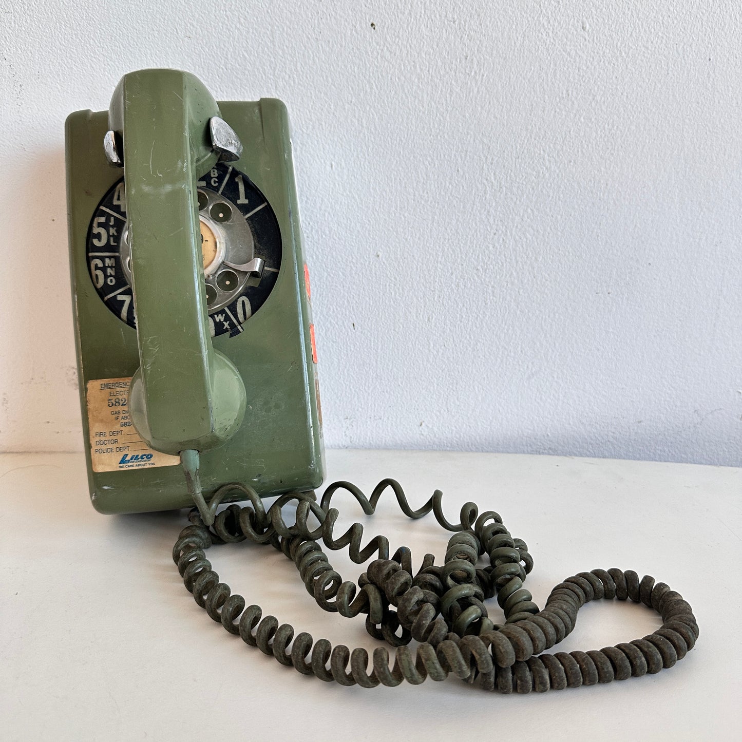 EL067 HEAVILY DISTRESSED GREEN WALL MOUNTED PHONE