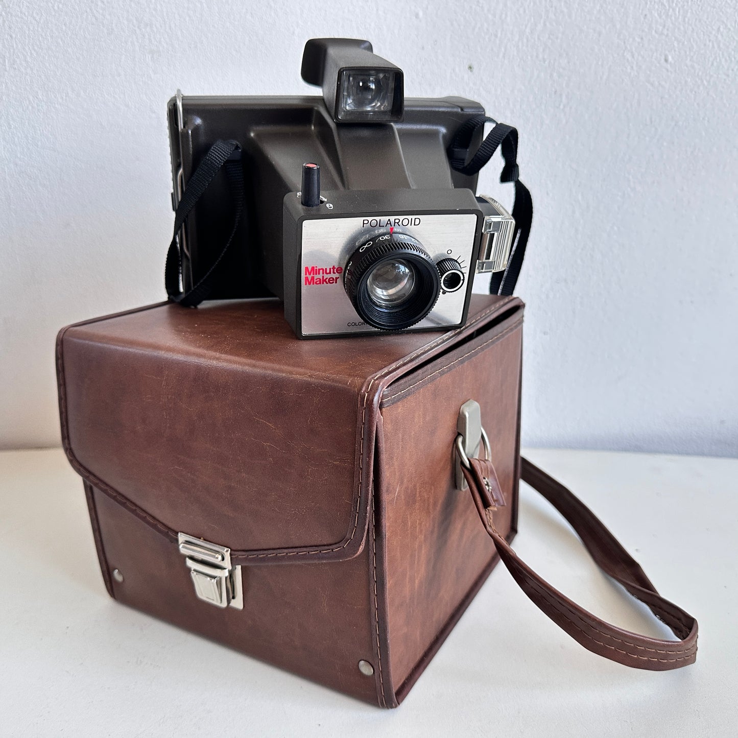 EL071 POLAROID MINUTE MAKER INSTANT FILM CAMERA WITH LEATHER CASE