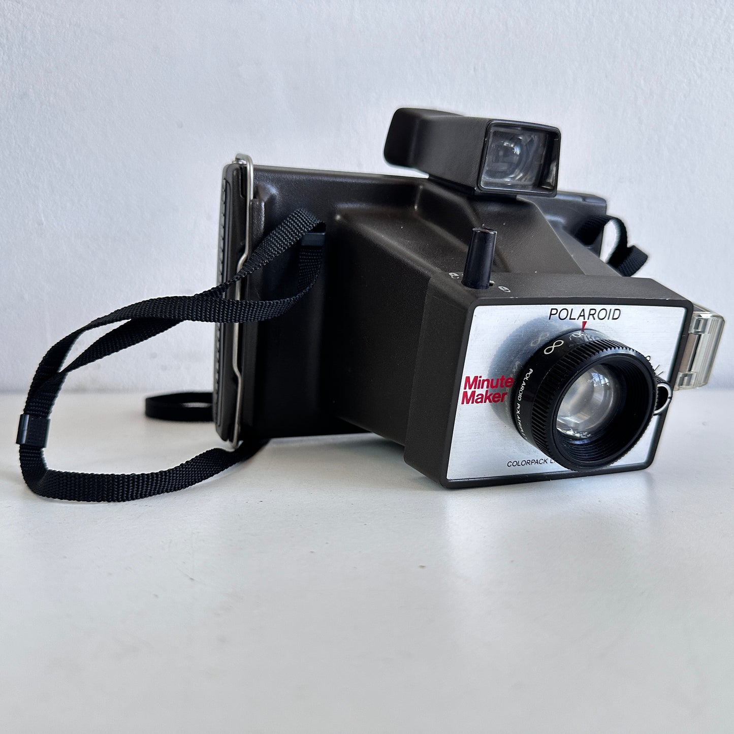 EL071 POLAROID MINUTE MAKER INSTANT FILM CAMERA WITH LEATHER CASE