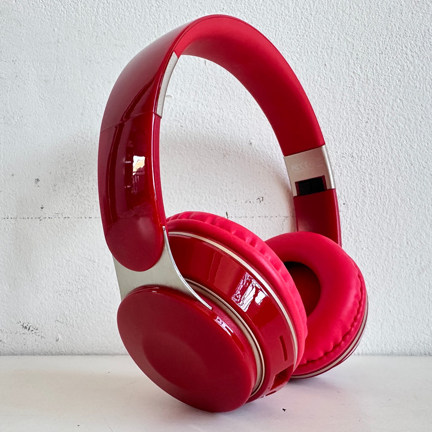 EL076 RED ACRYLIC WIRELESS HEADPHONES