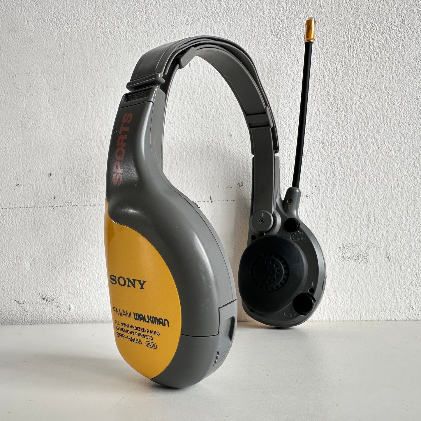 EL083 SONY FM/AM WALKMAN HEADPHONES