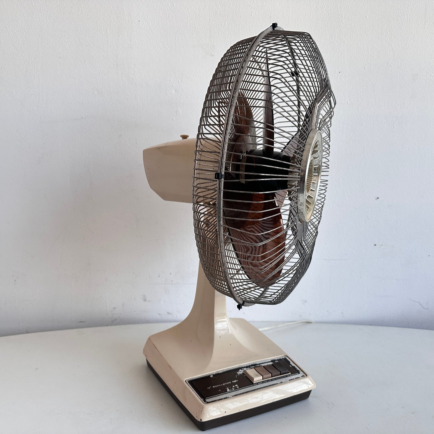 EL085 VINTAGE BROWN FAN