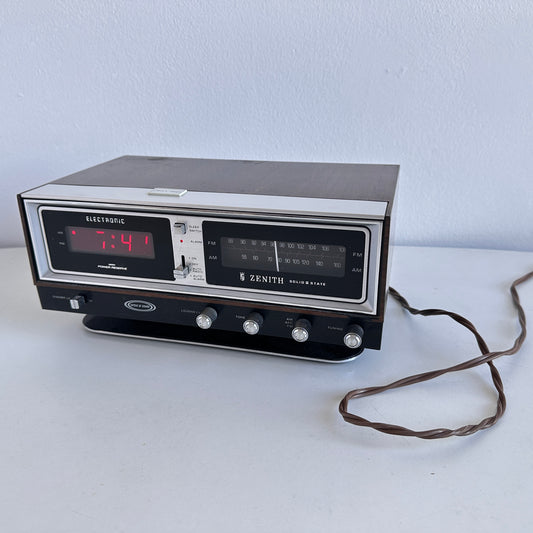 EL087 VINTAGE ZENITH ALARM / RADIO