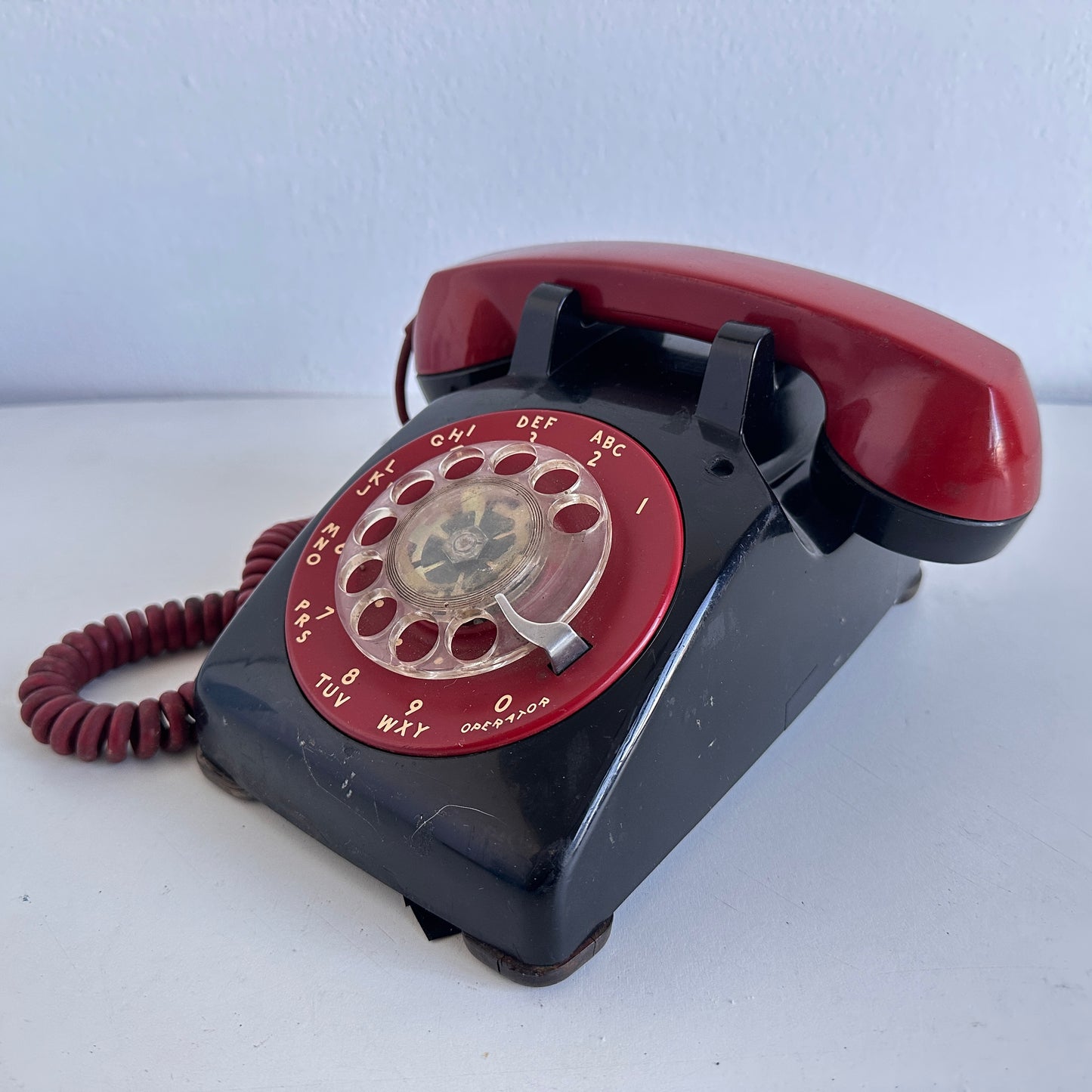 EL093 RED & BLACK ROTARY PHONE