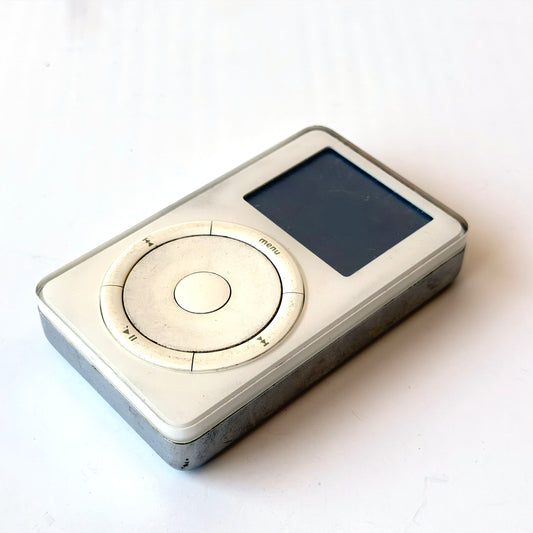 EL096 VINTAGE NON WORKING WHITE IPOD