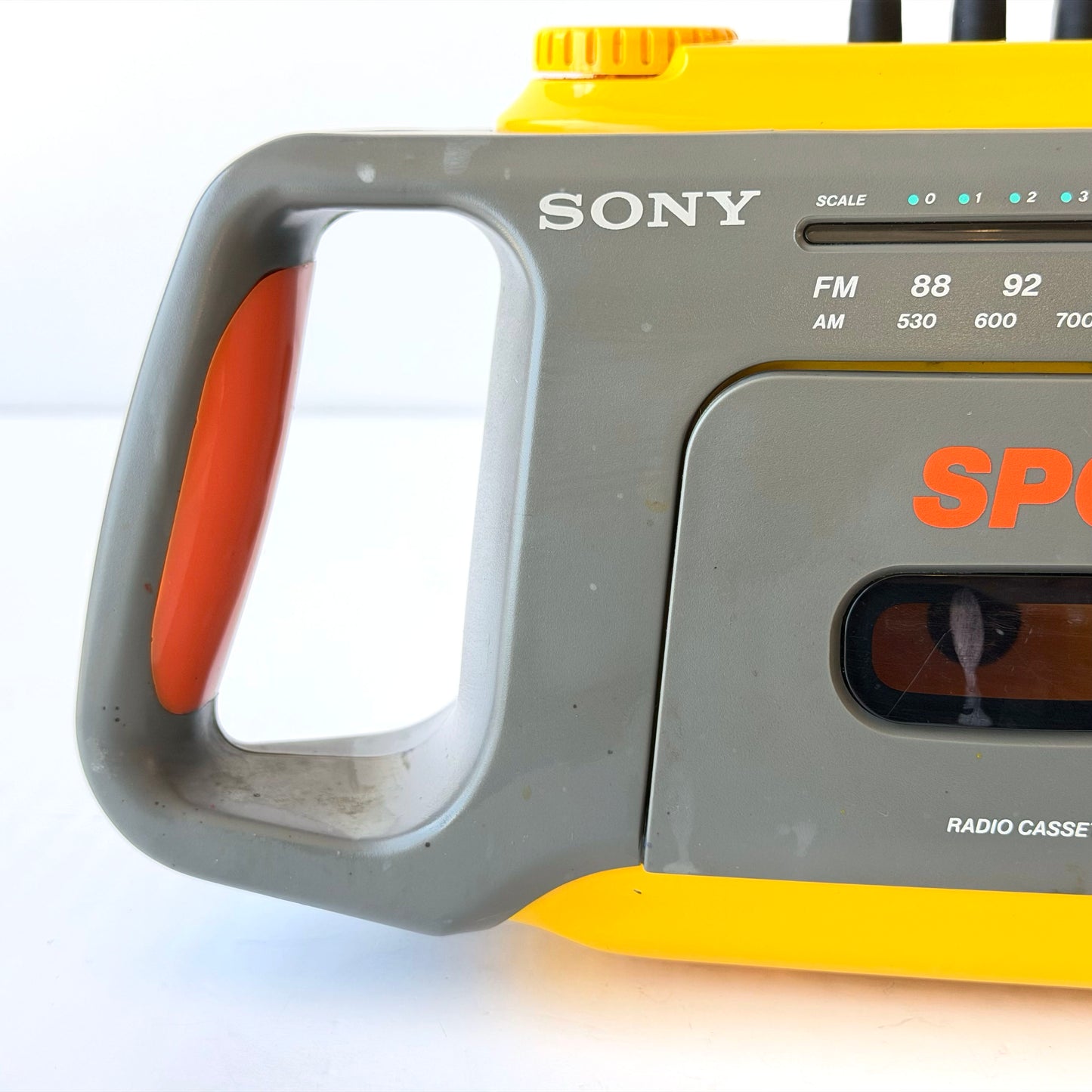 EL106 SONY SPORTS YELLOW PORTABLE CASSETTE PLAYER