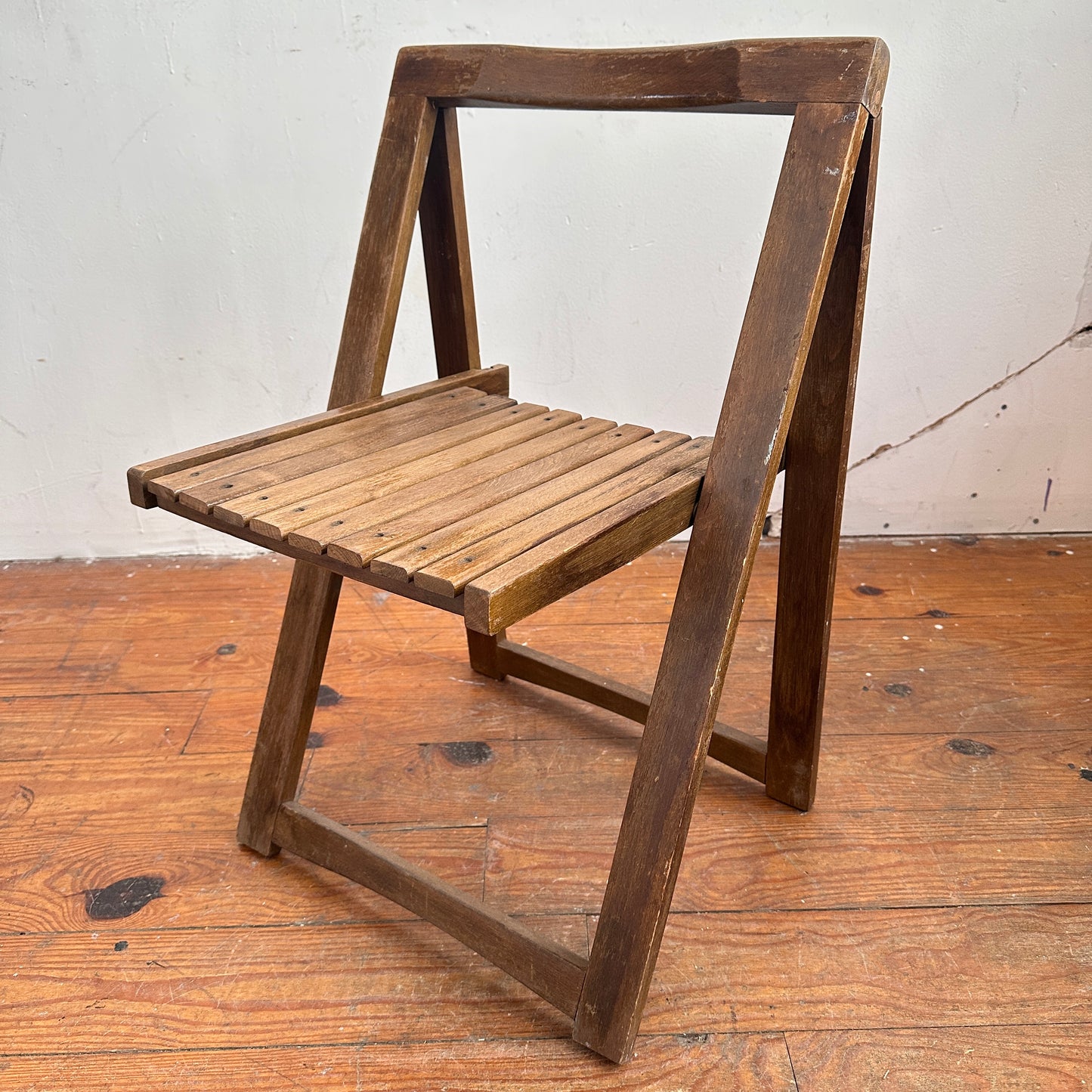 FC001 TRIESTE WOOD FOLDING CHAIR