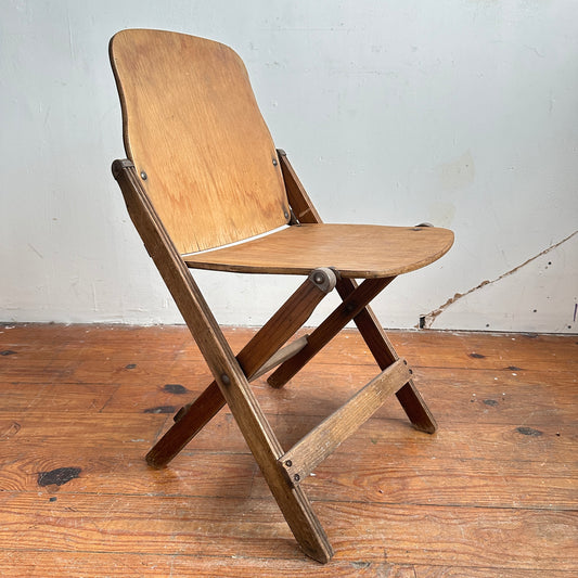 FC002 WW2 US ARMY WOOD FOLDING CHAIR