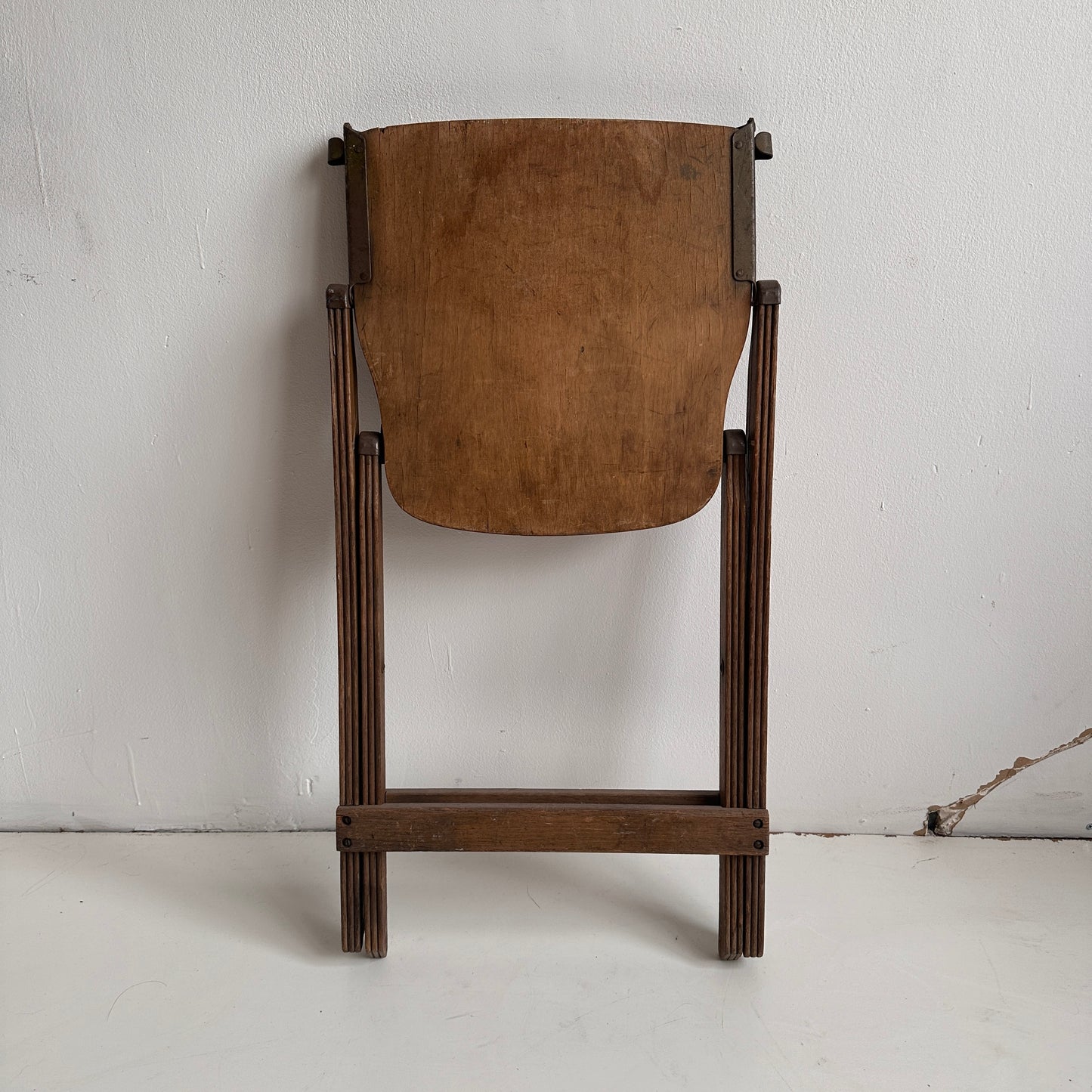 FC002 WW2 US ARMY WOOD FOLDING CHAIR