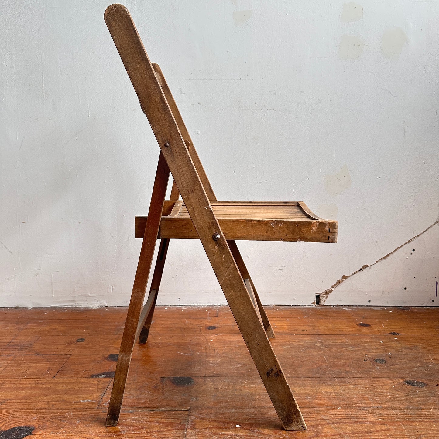 FC003 SLATTED WOOD FOLDING CHAIR