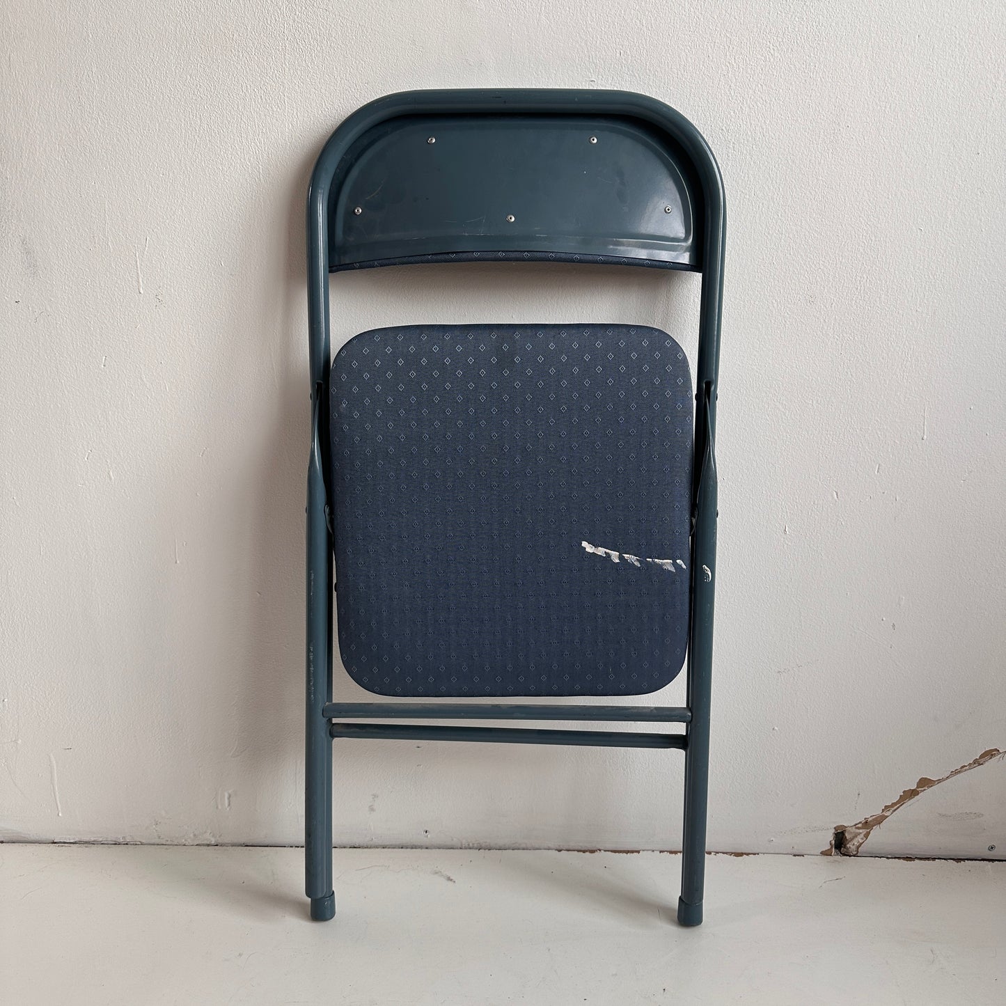 FC007 BLUE FABRIC AND METAL FOLDING CHAIR