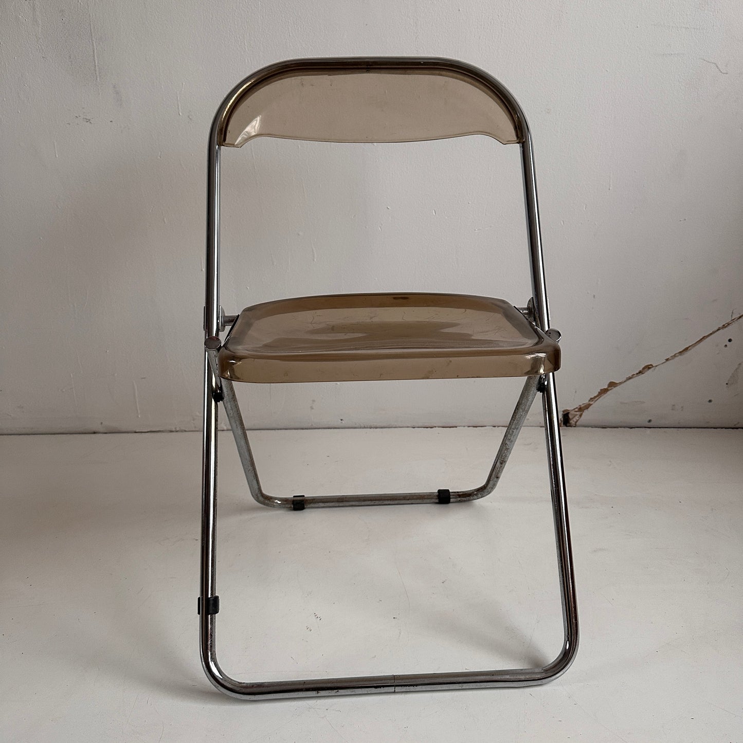 FC015 SMOKED LUCITE LORMAN FOLDING CHAIR