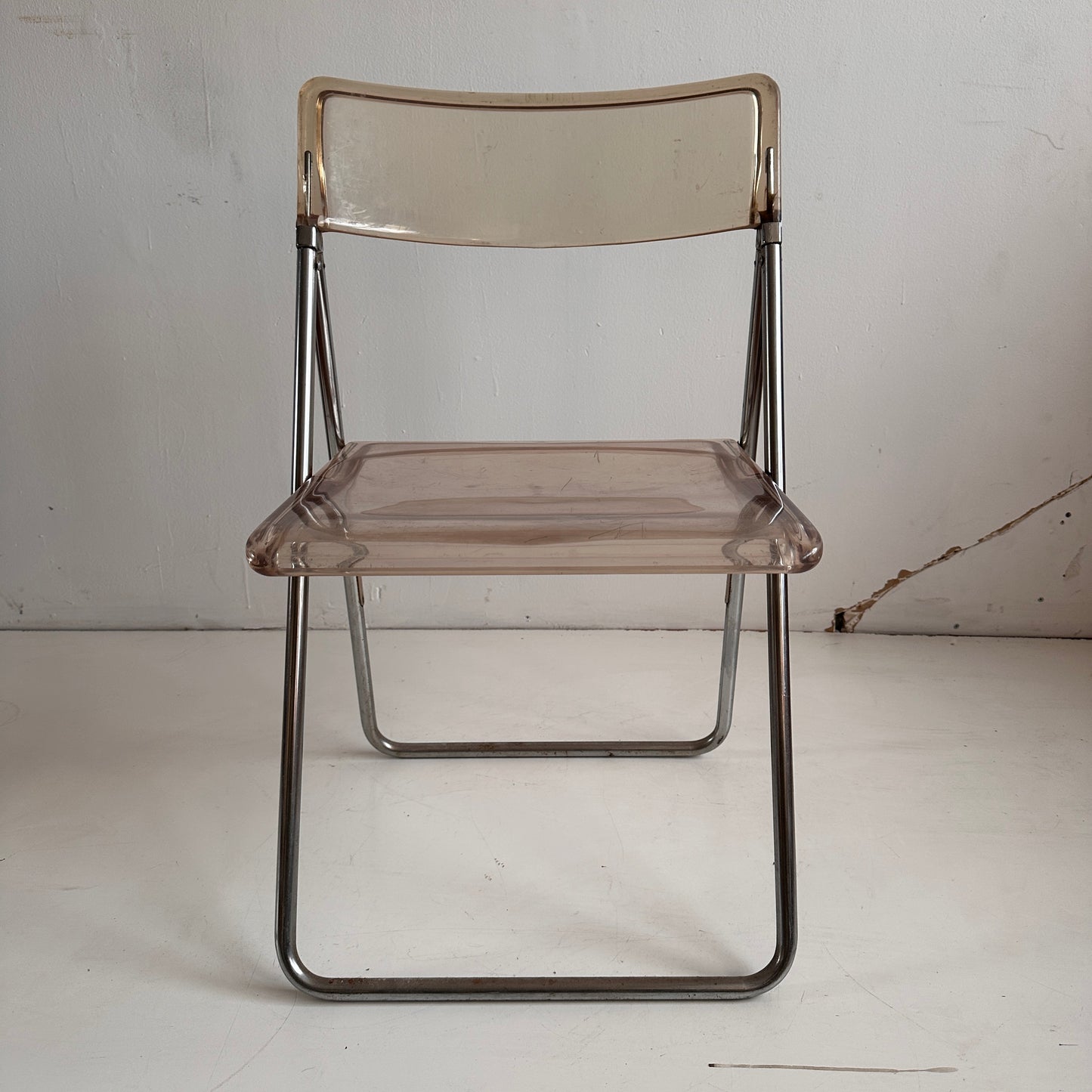 FC019 UNIQUE LUCITE FOLDING CHAIR