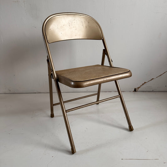 FC023 CHAMPAGNE VINYL FOLDING CHAIR