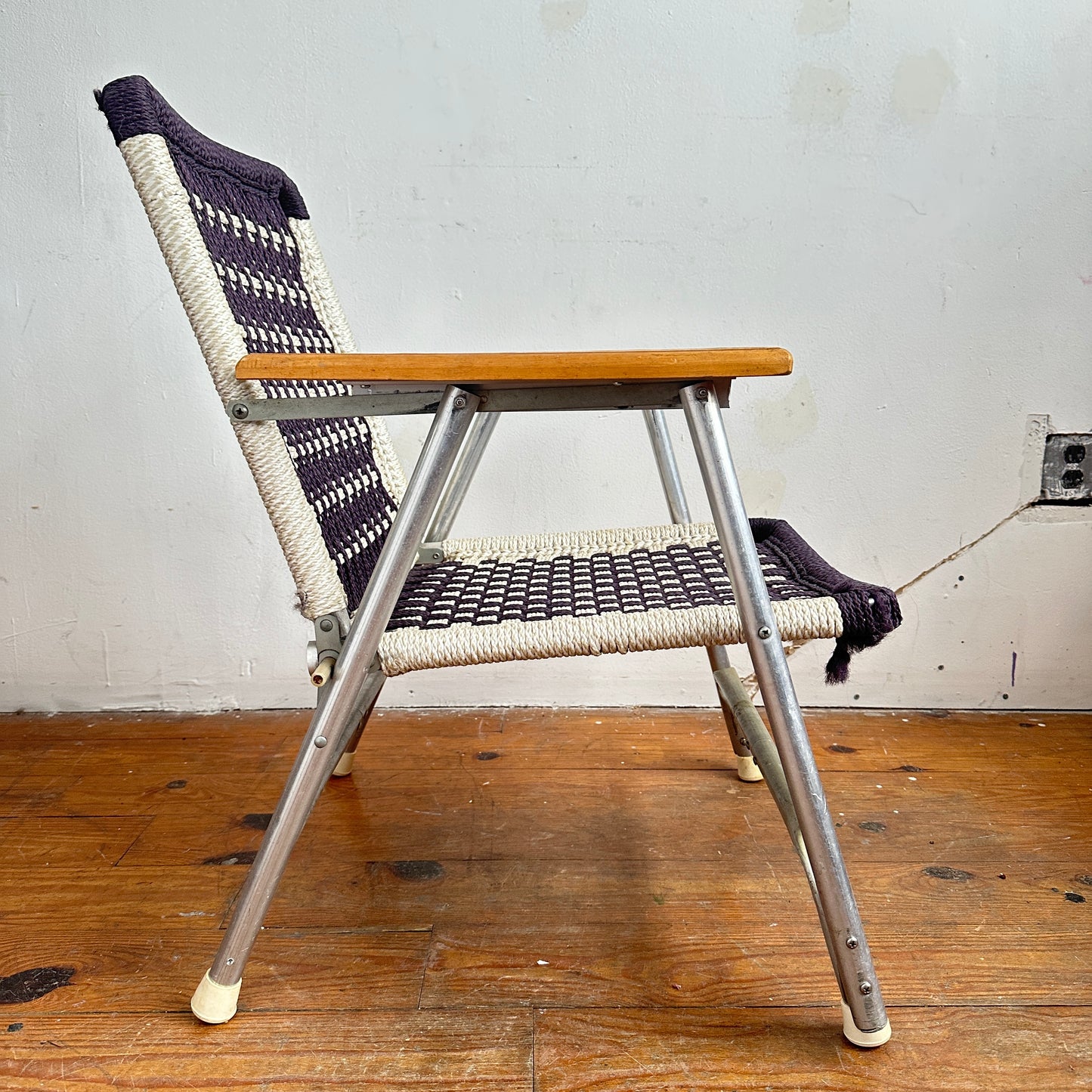 FC030 BROWN & WHITE MACRAME LAWN CHAIR
