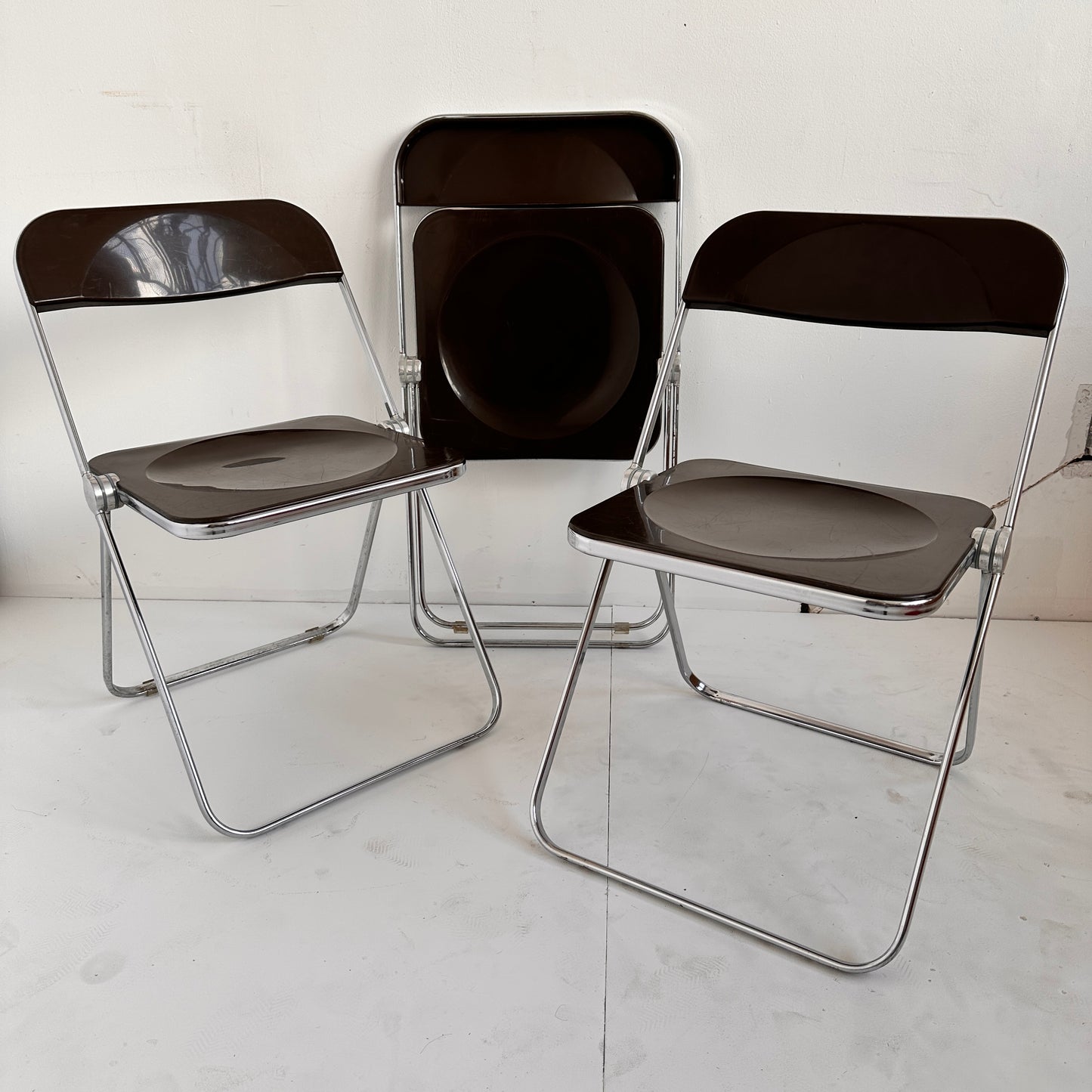 FC031 OPAQUE DARK BROWN PLIA CHAIRS