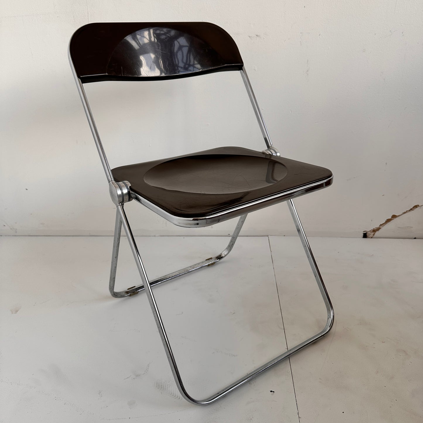 FC031 OPAQUE DARK BROWN PLIA CHAIRS