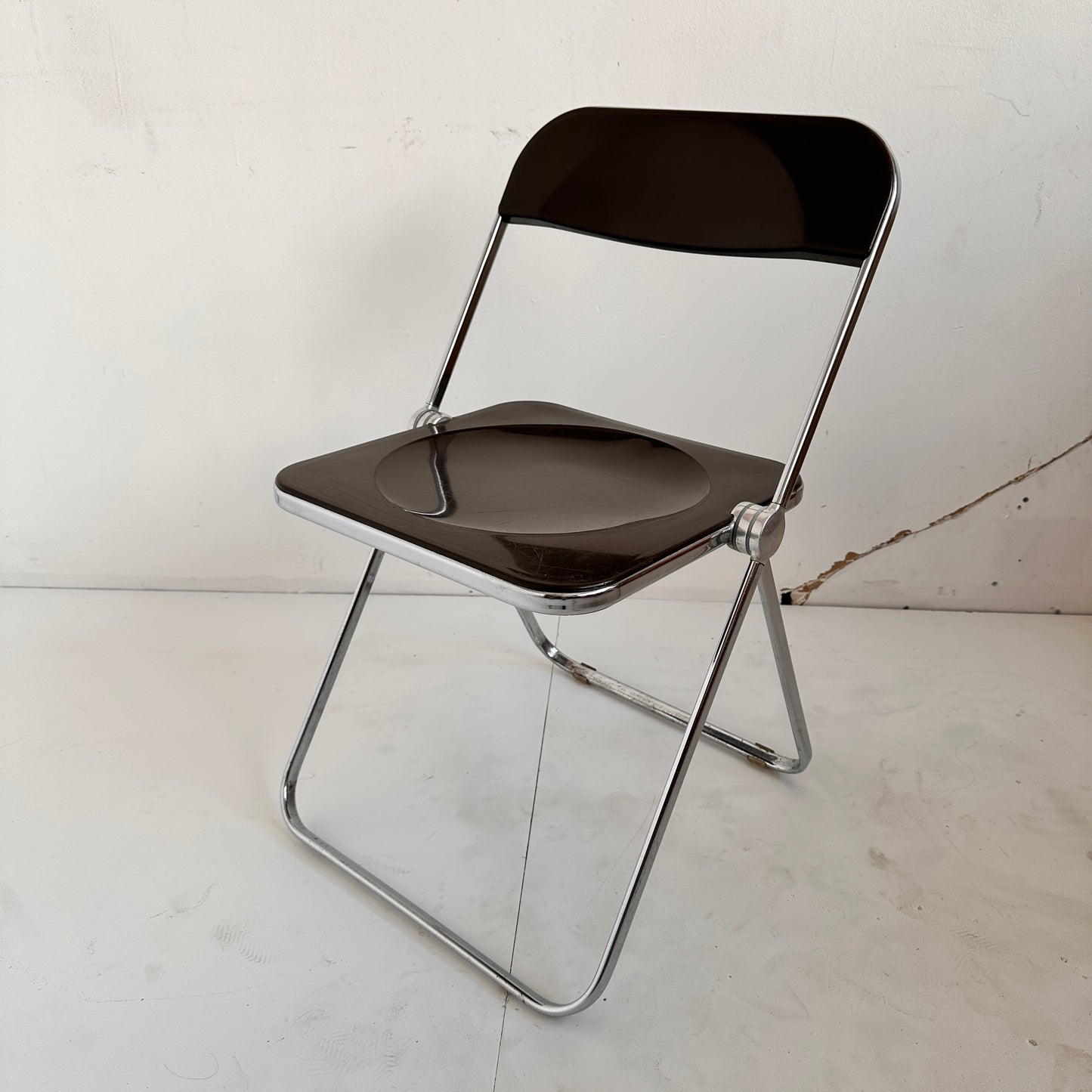 FC031 OPAQUE DARK BROWN PLIA CHAIRS