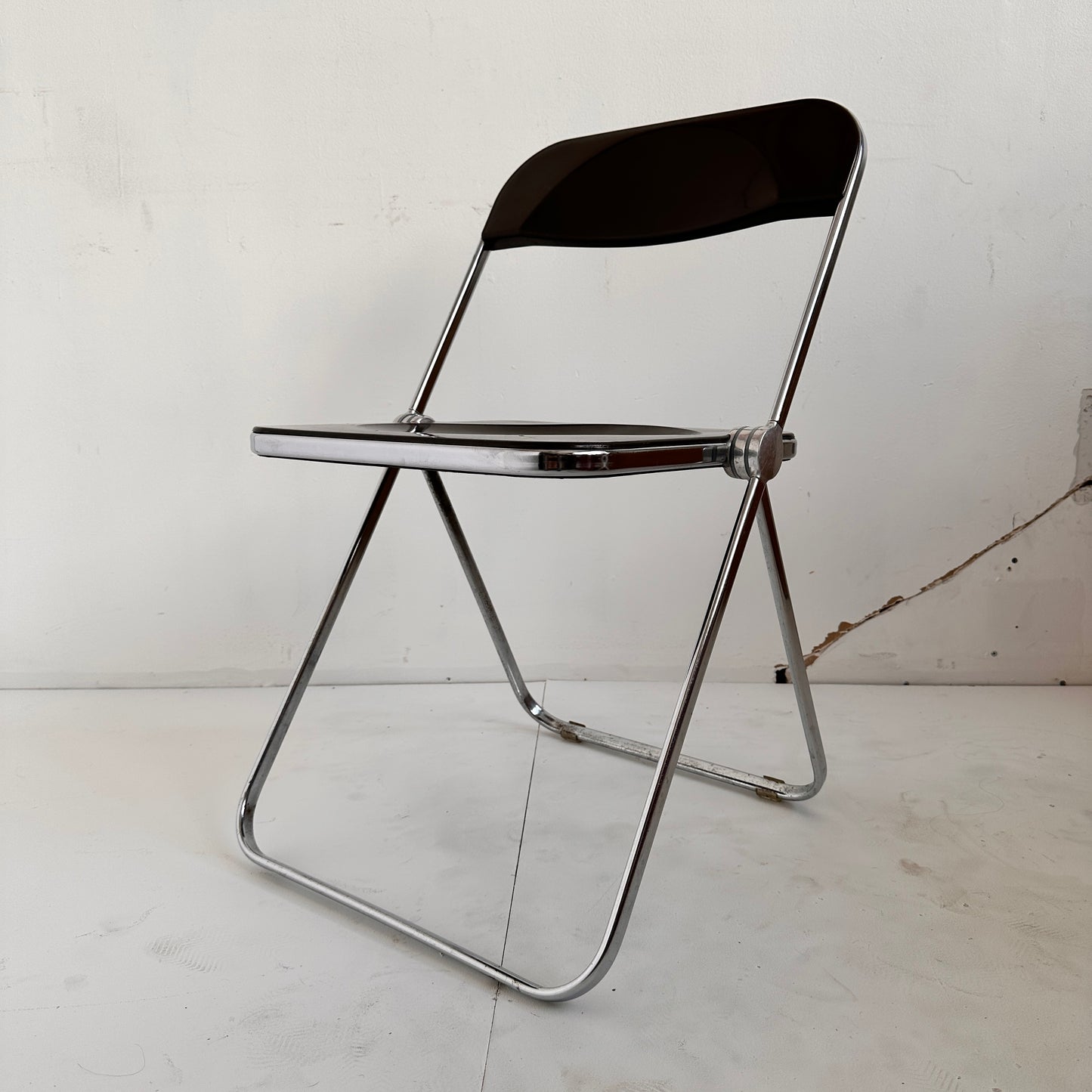 FC031 OPAQUE DARK BROWN PLIA CHAIRS