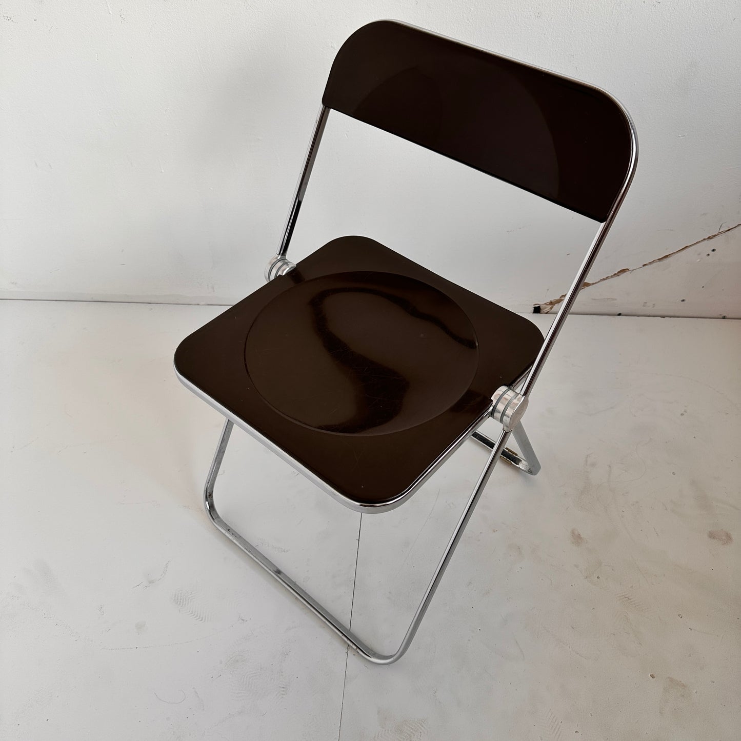 FC031 OPAQUE DARK BROWN PLIA CHAIRS