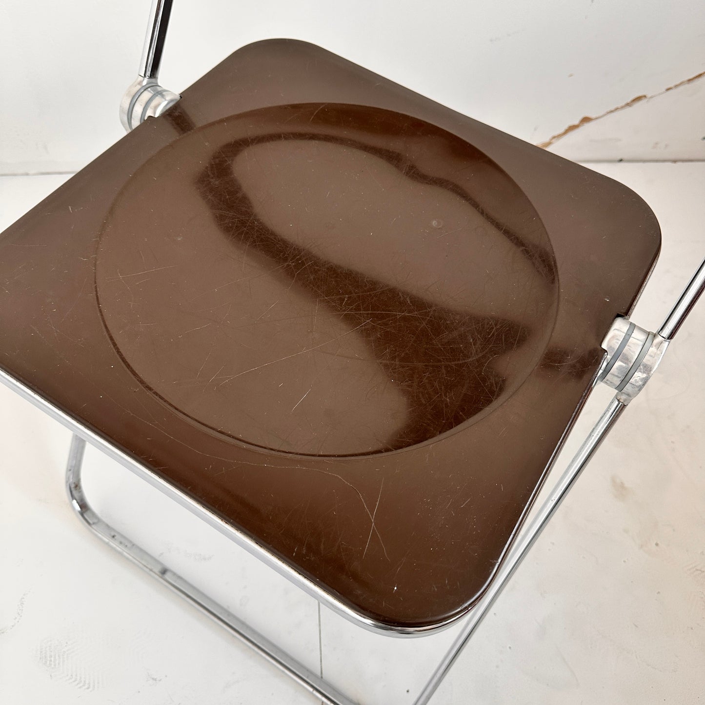 FC031 OPAQUE DARK BROWN PLIA CHAIRS