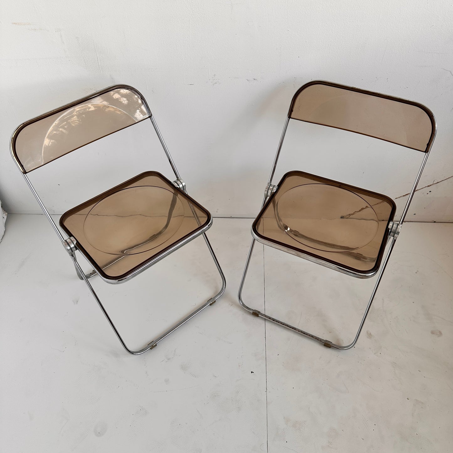 FC032 SMOKED PLIA CHAIRS
