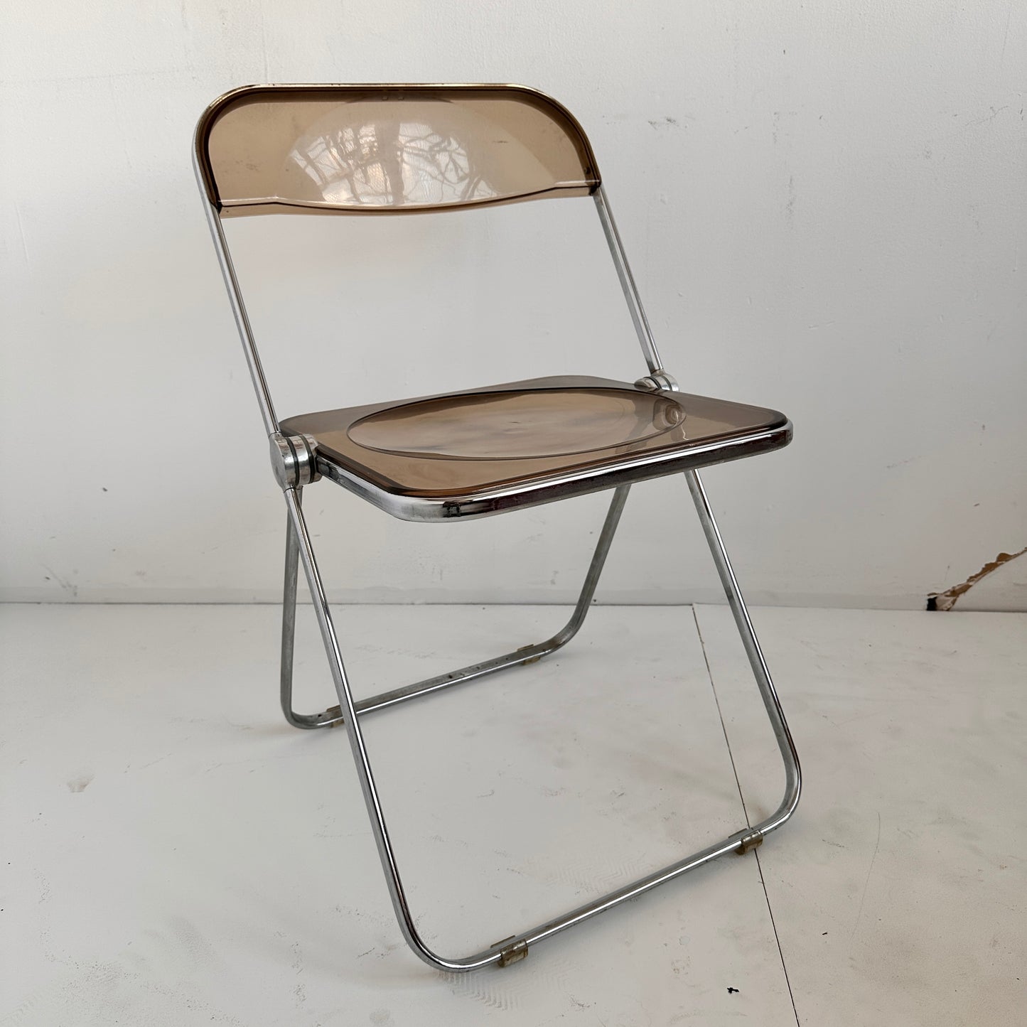 FC032 SMOKED PLIA CHAIRS