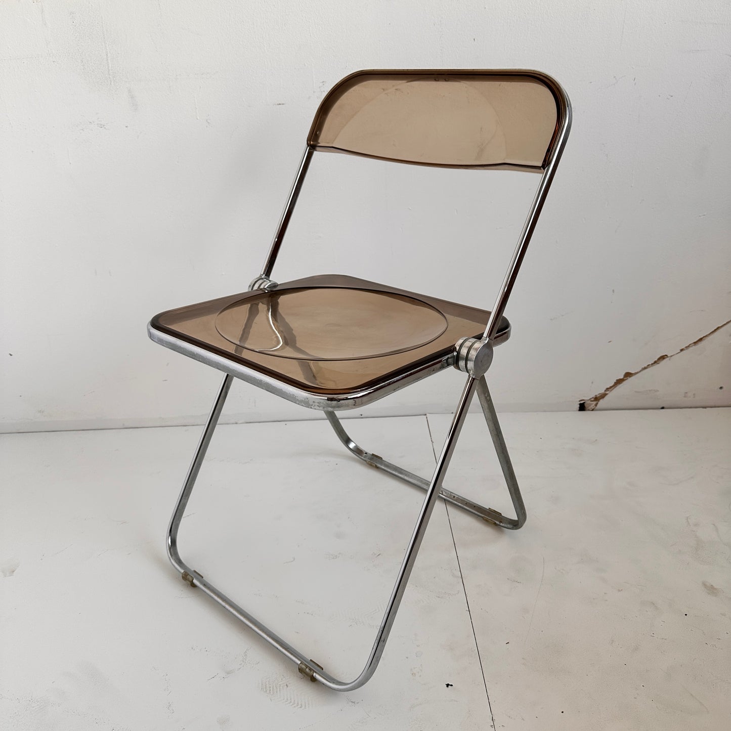 FC032 SMOKED PLIA CHAIRS