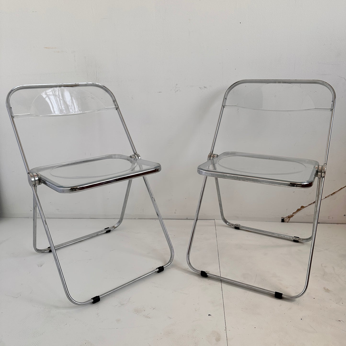 FC033 CLASSIC CLEAR PLIA CHAIRS