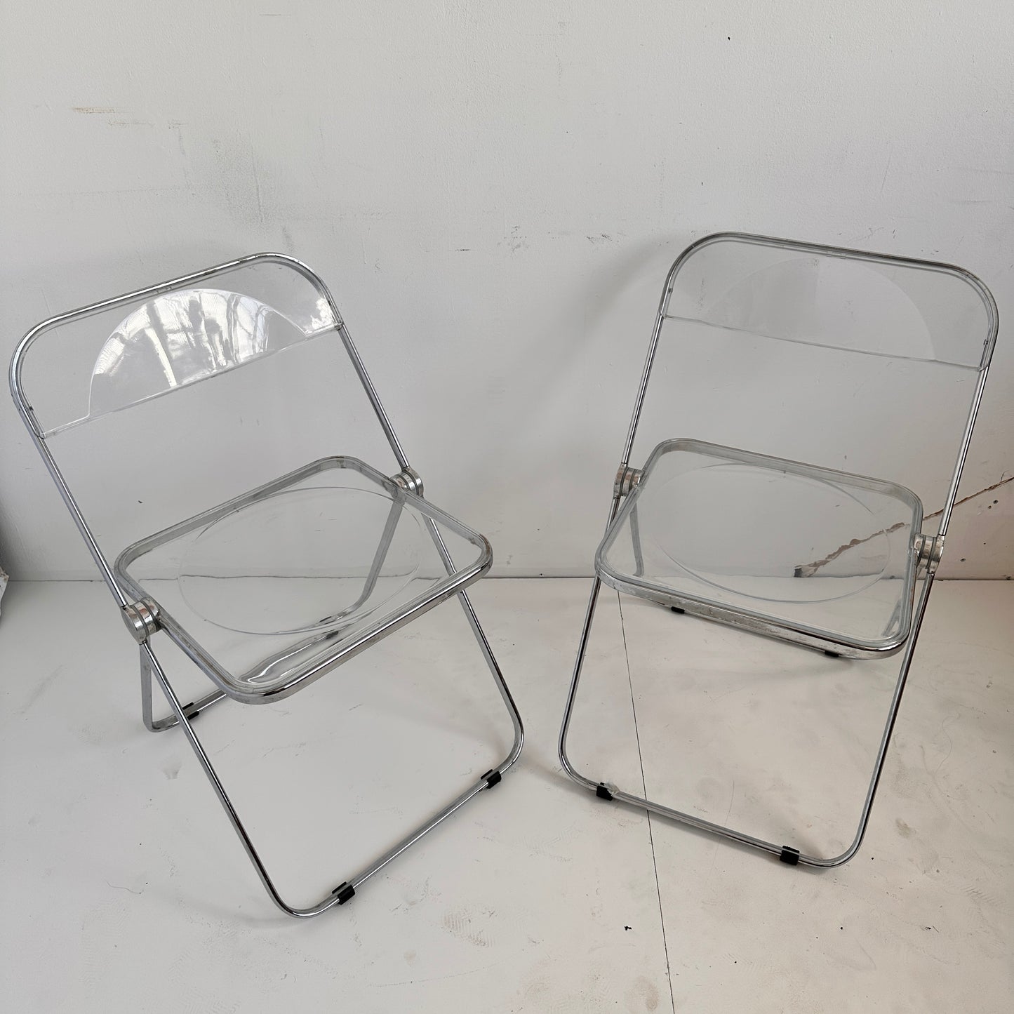 FC033 CLASSIC CLEAR PLIA CHAIRS