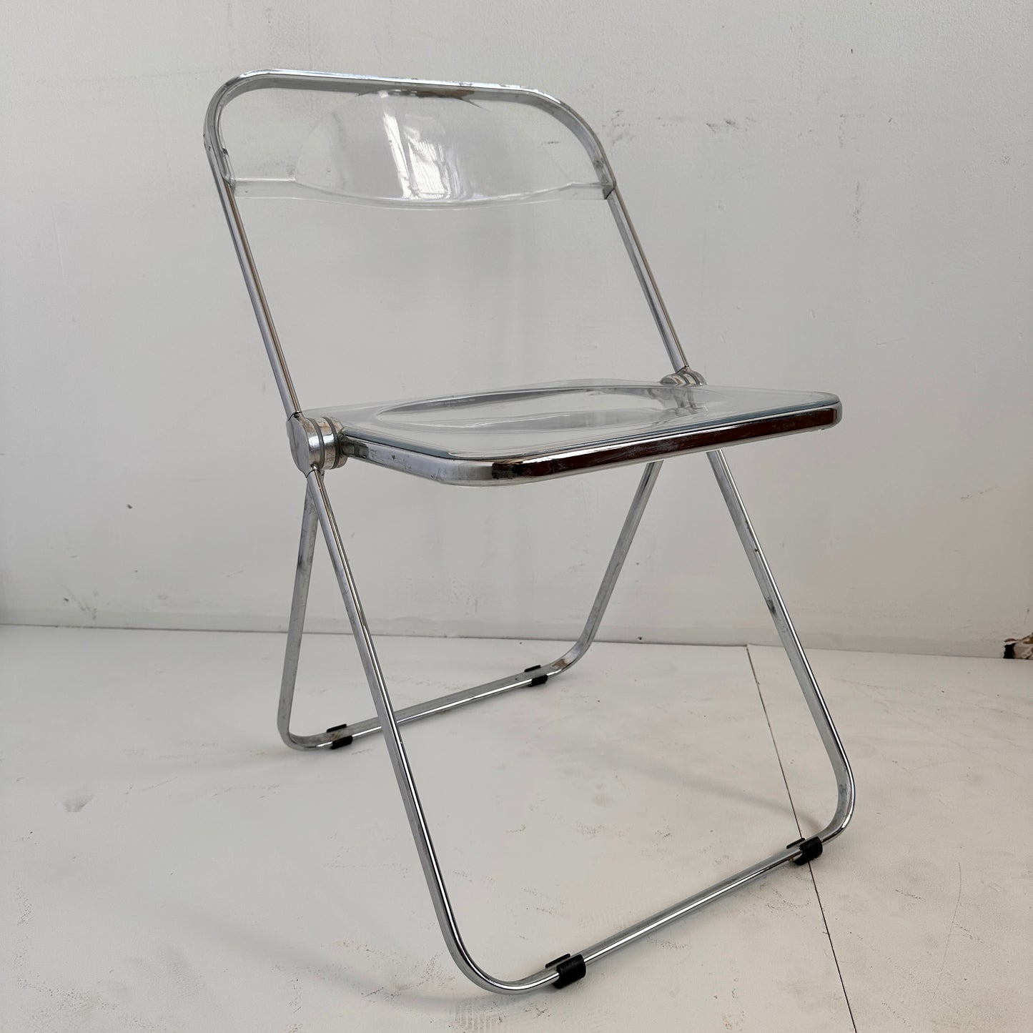 FC033 CLASSIC CLEAR PLIA CHAIRS
