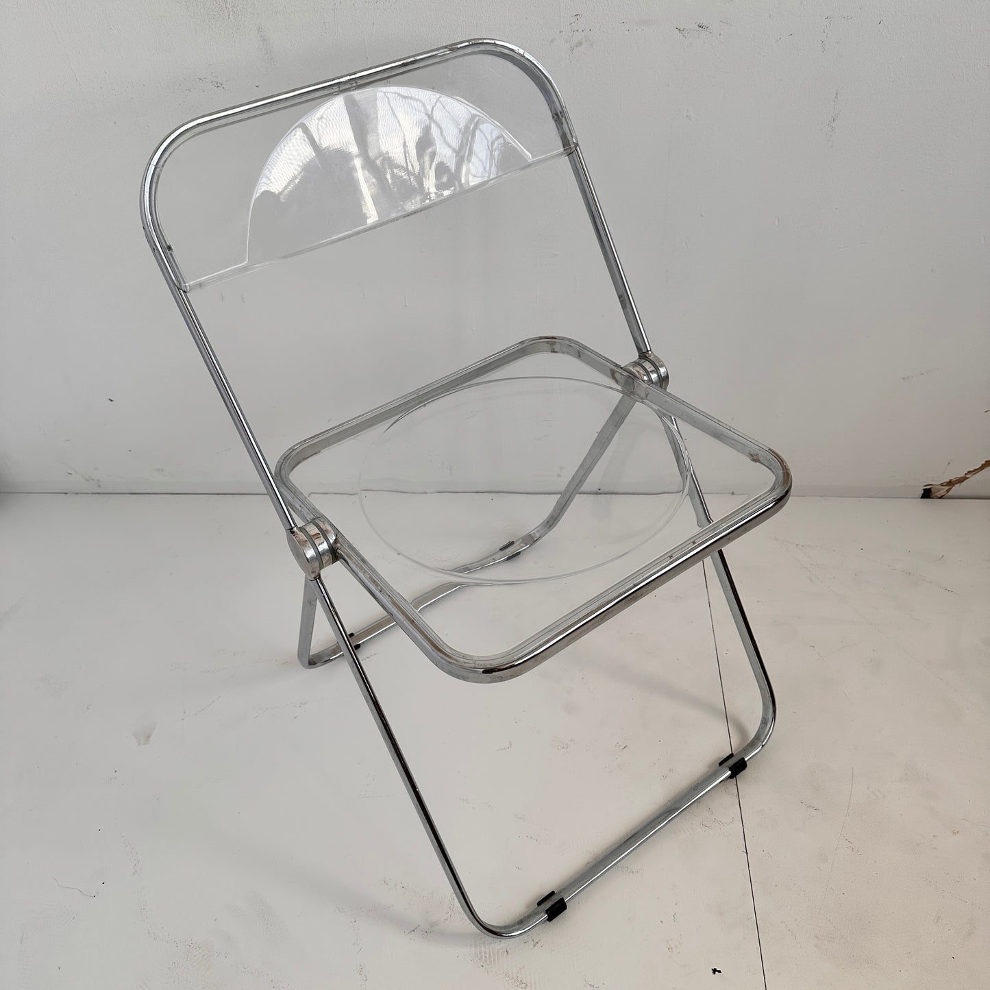 FC033 CLASSIC CLEAR PLIA CHAIRS